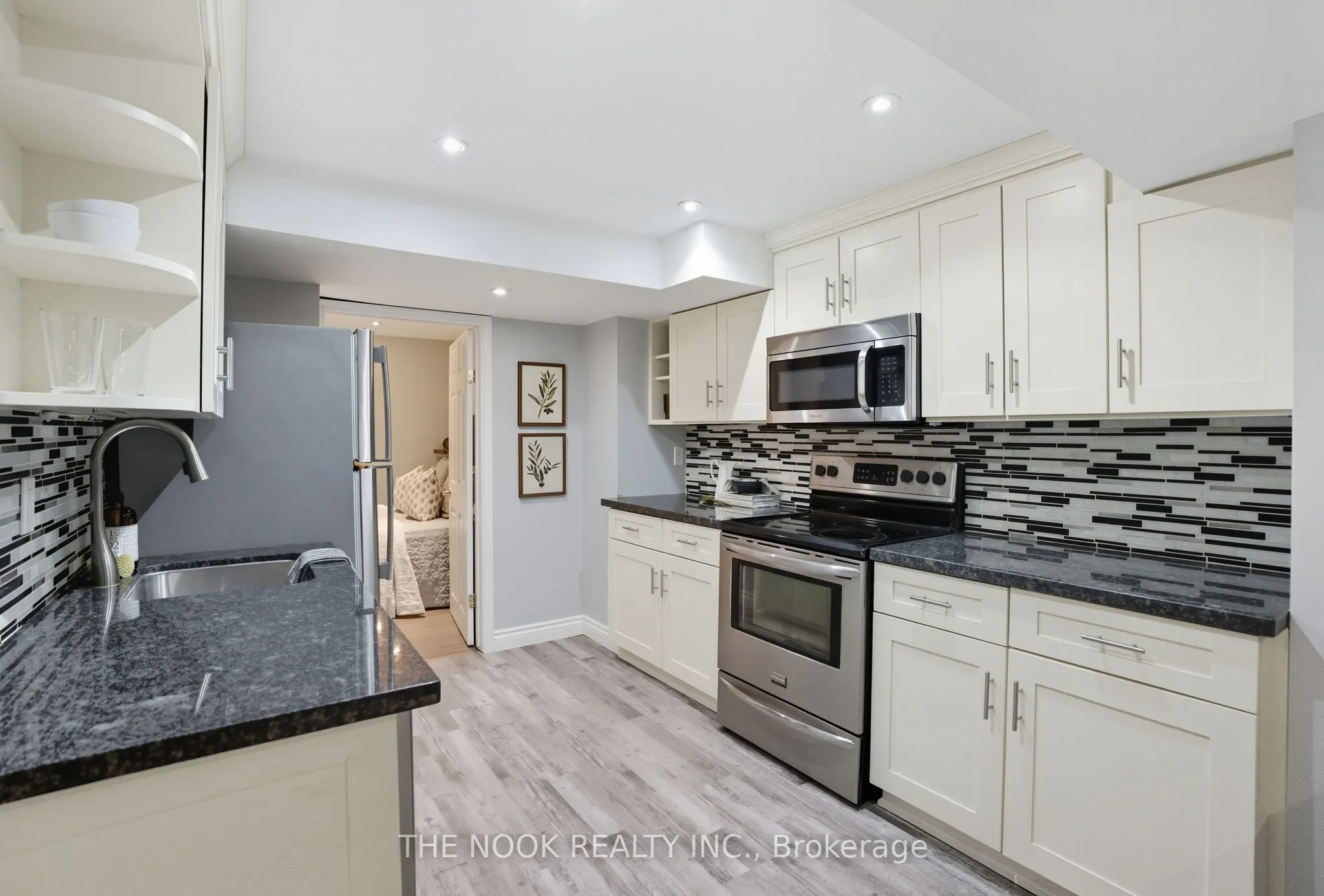 18 Mowat Court