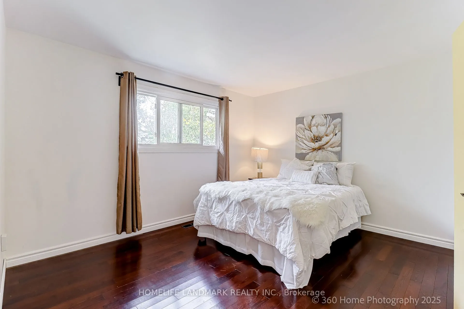 87 Silversted Drive N