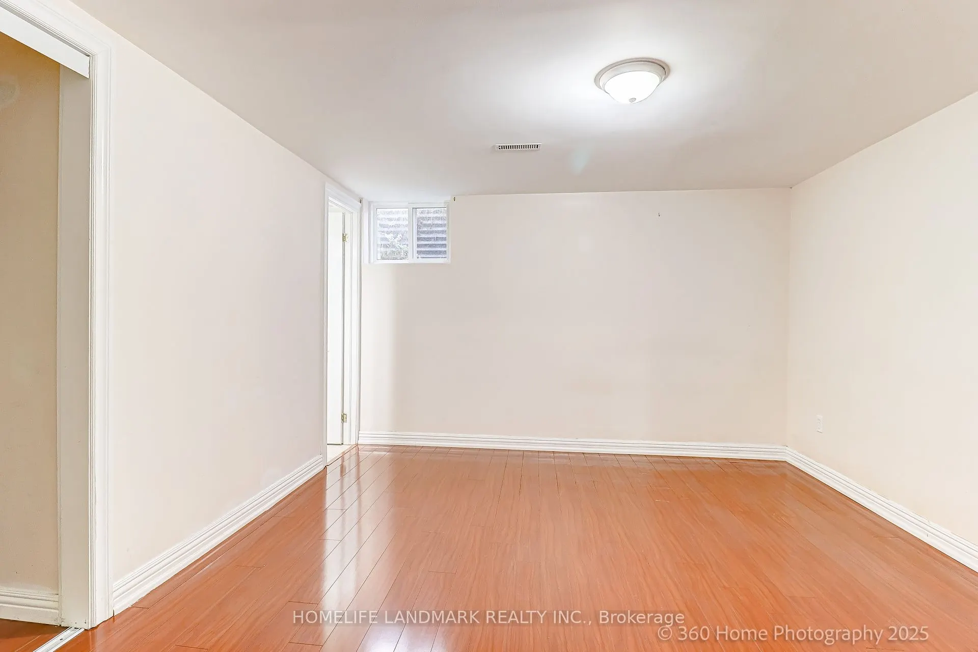 87 Silversted Drive N