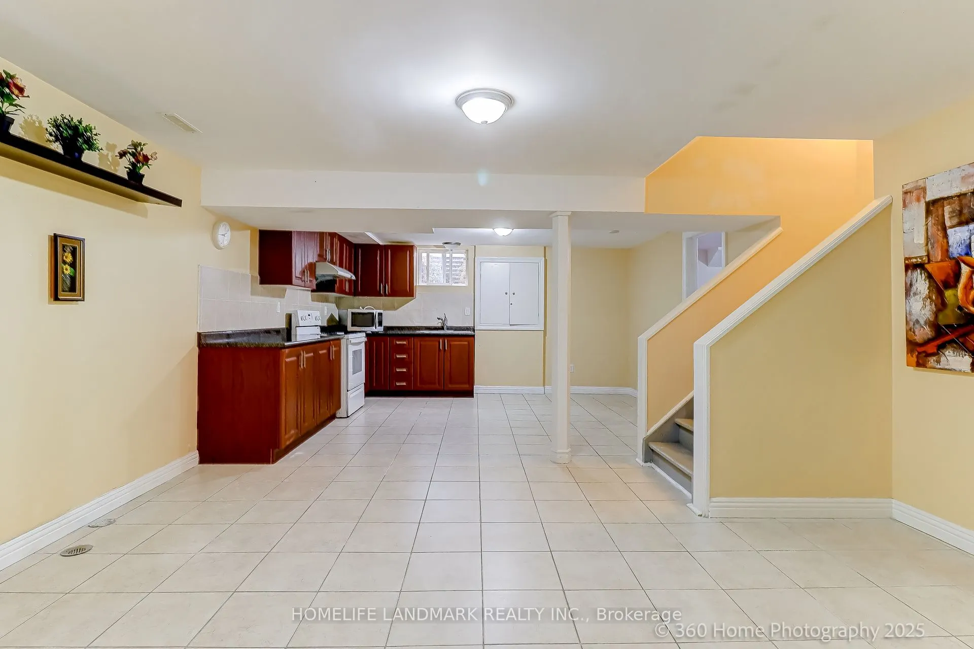 87 Silversted Drive N