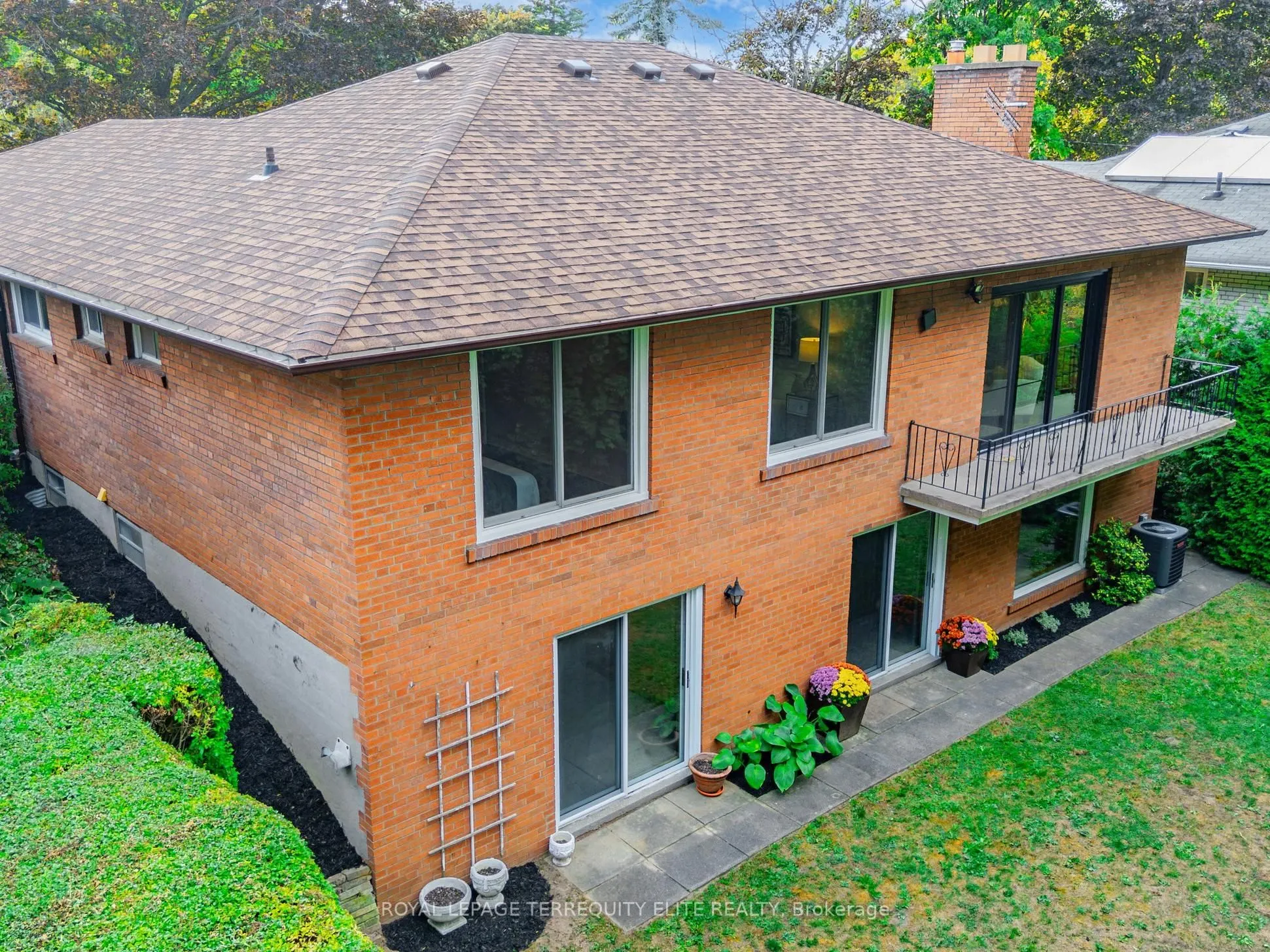 52 Landfair Crescent