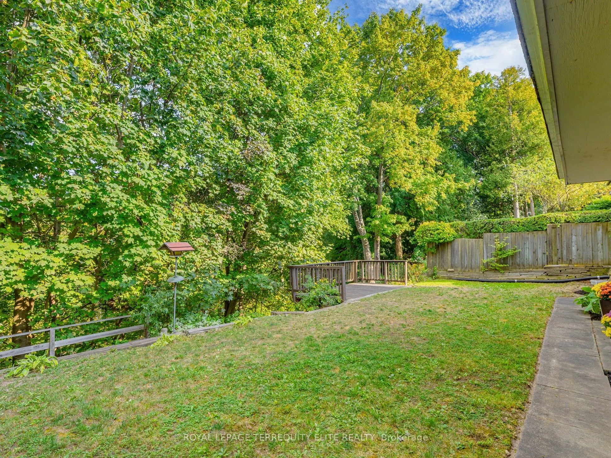 52 Landfair Crescent