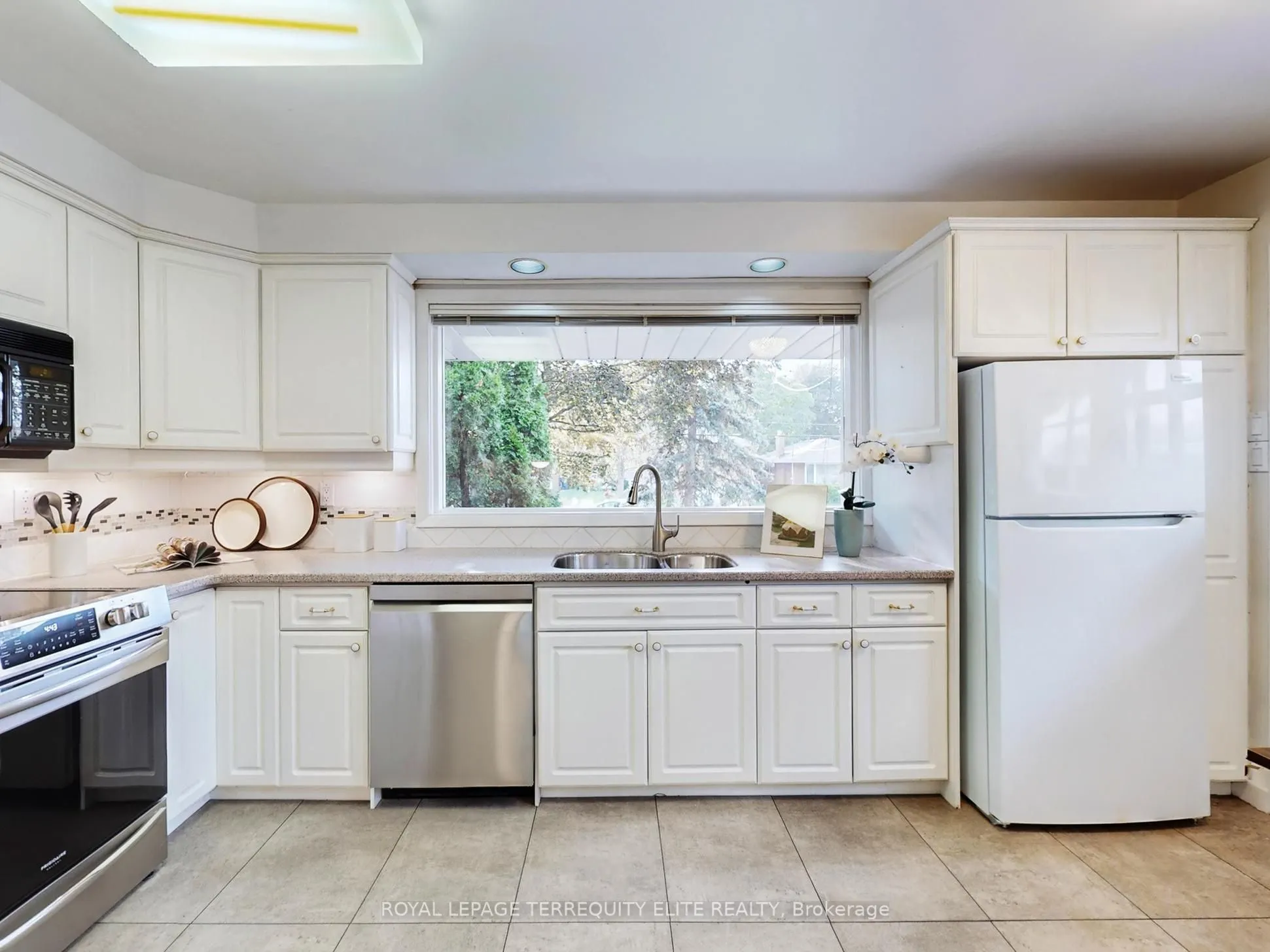 52 Landfair Crescent