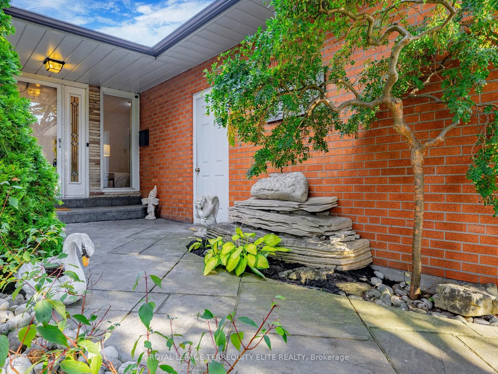 52 Landfair Crescent