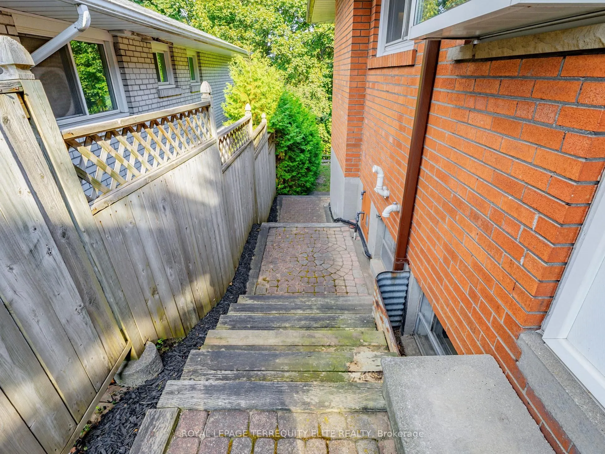 52 Landfair Crescent