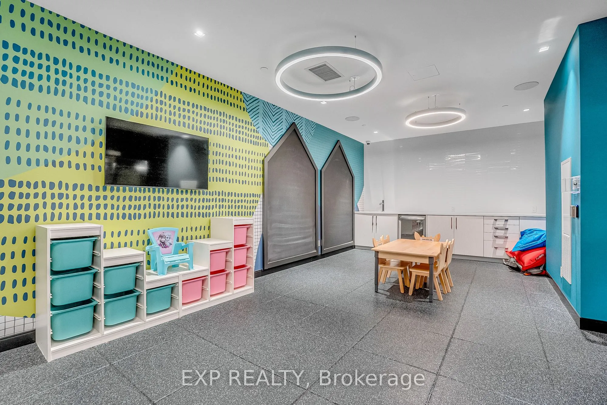 286 Main Street, #1604