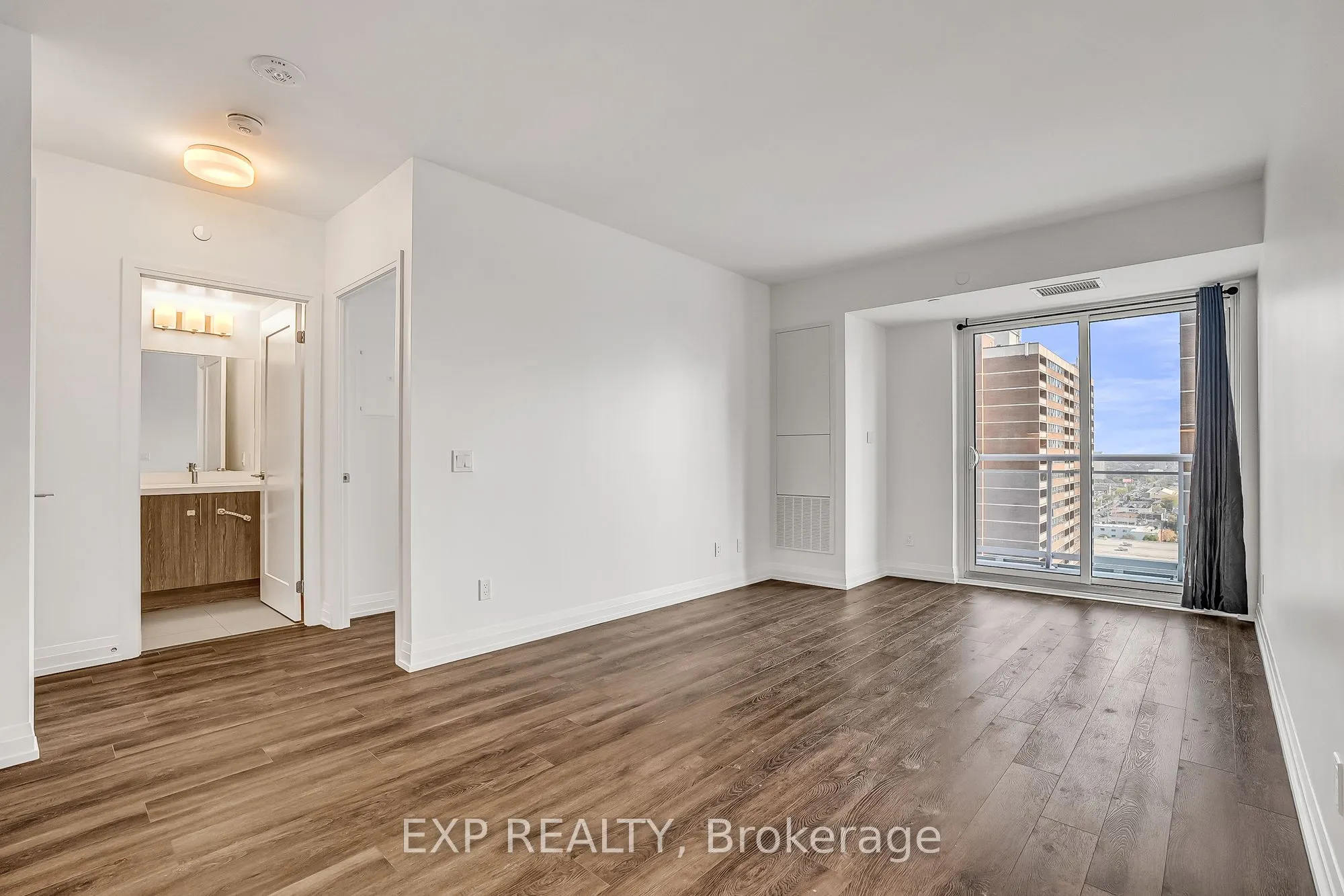 286 Main Street, #1604