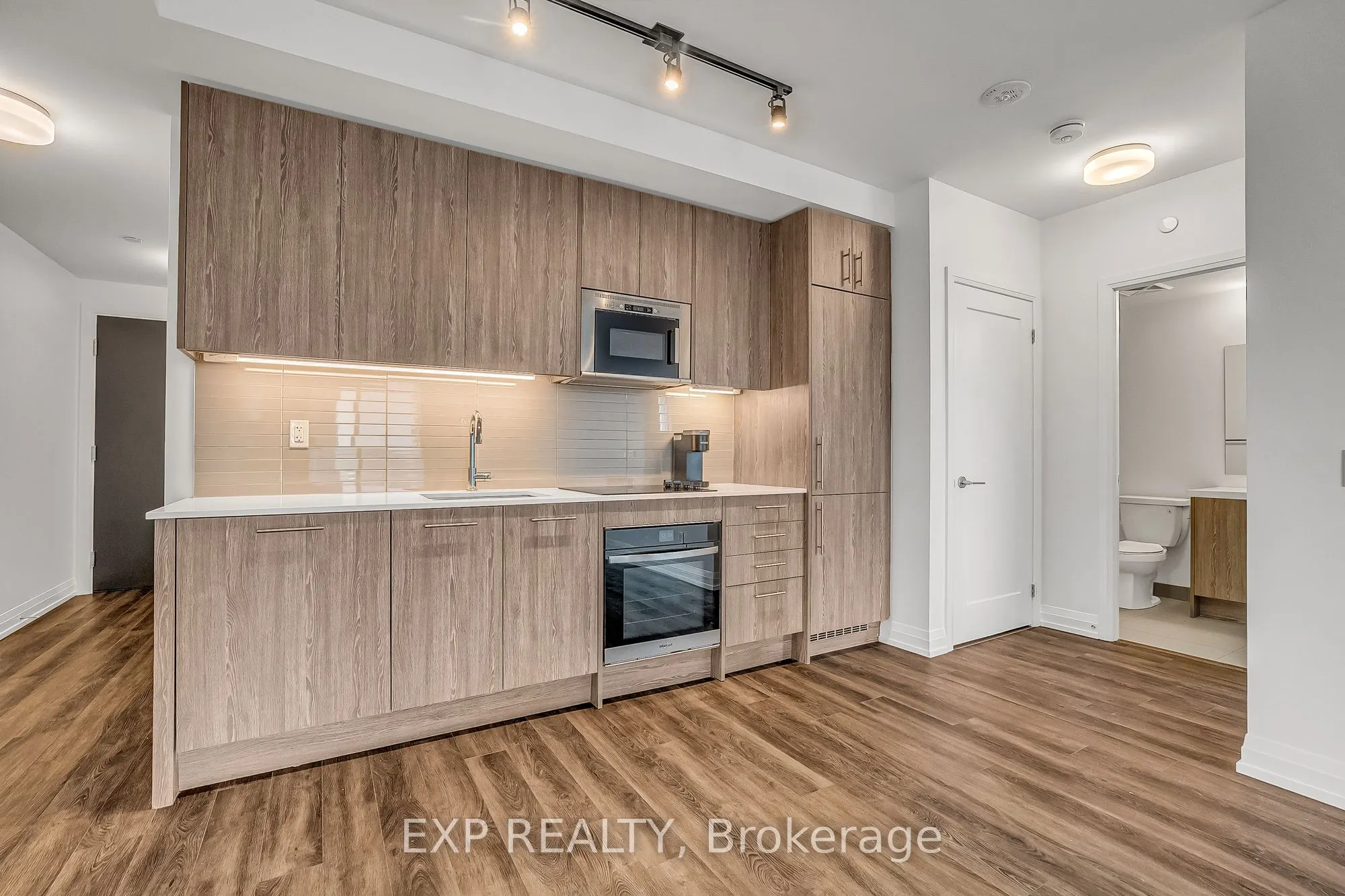 286 Main Street, #1604