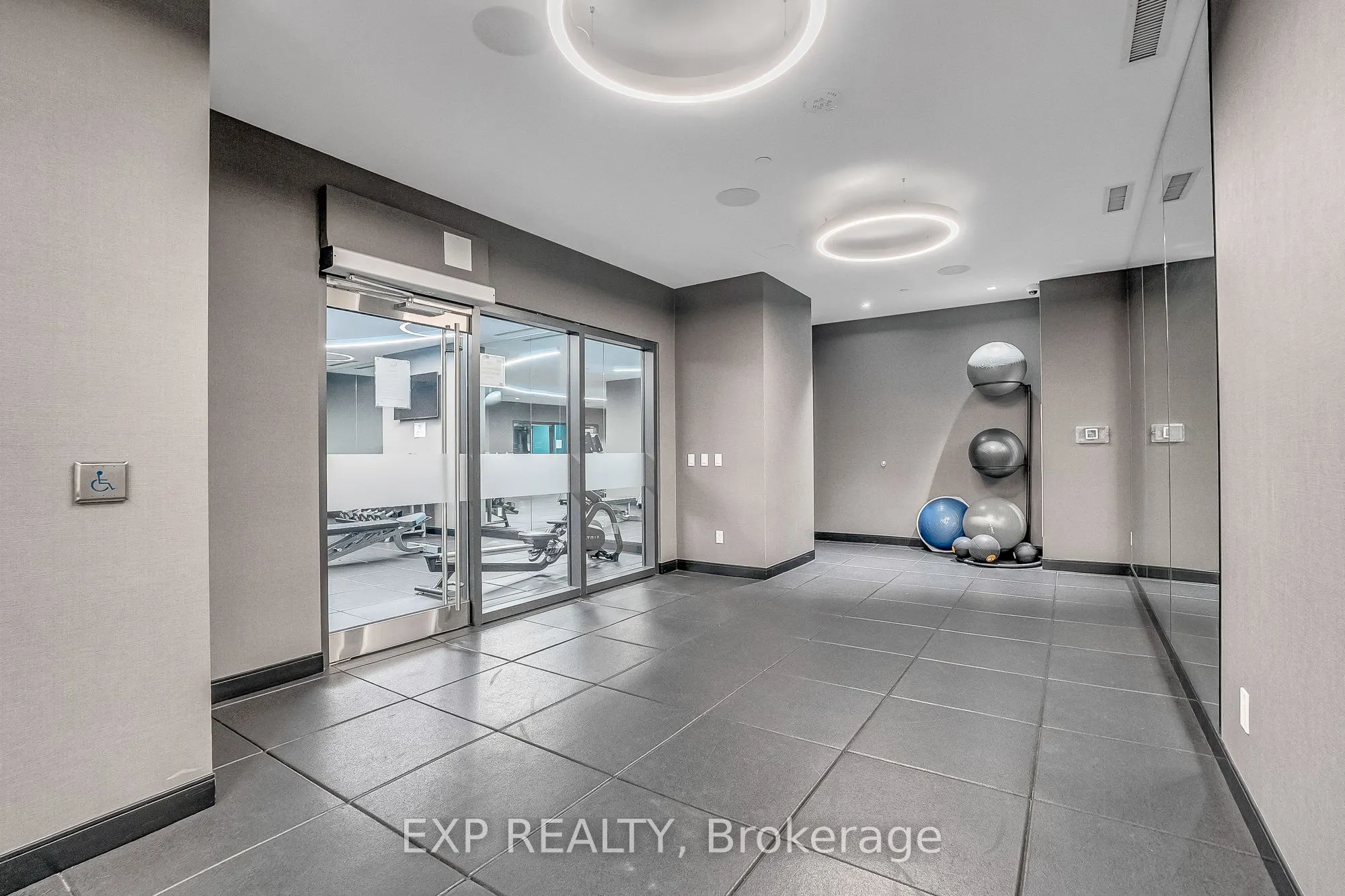 286 Main Street, #1604
