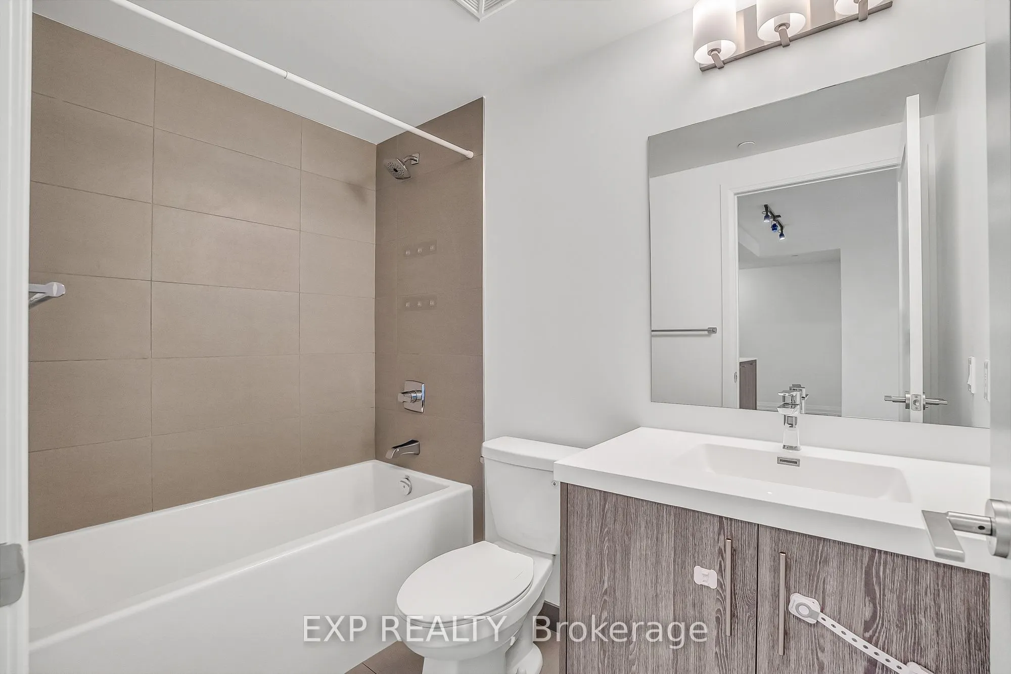 286 Main Street, #1604