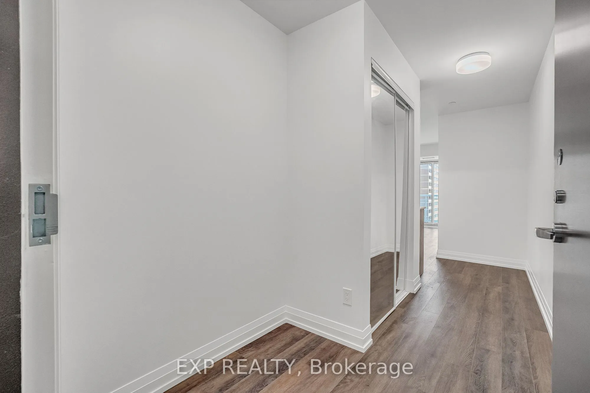 286 Main Street, #1604