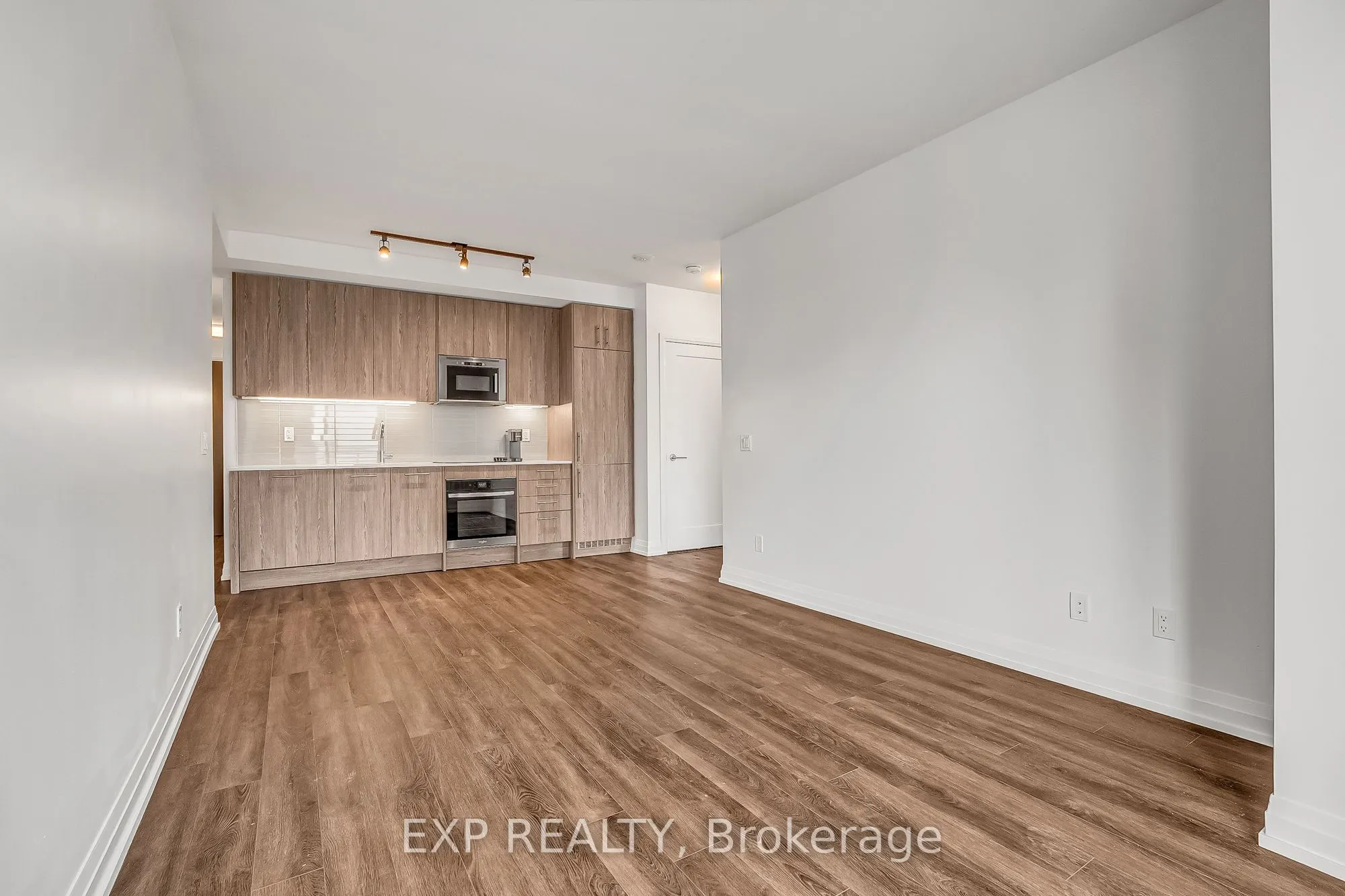 286 Main Street, #1604