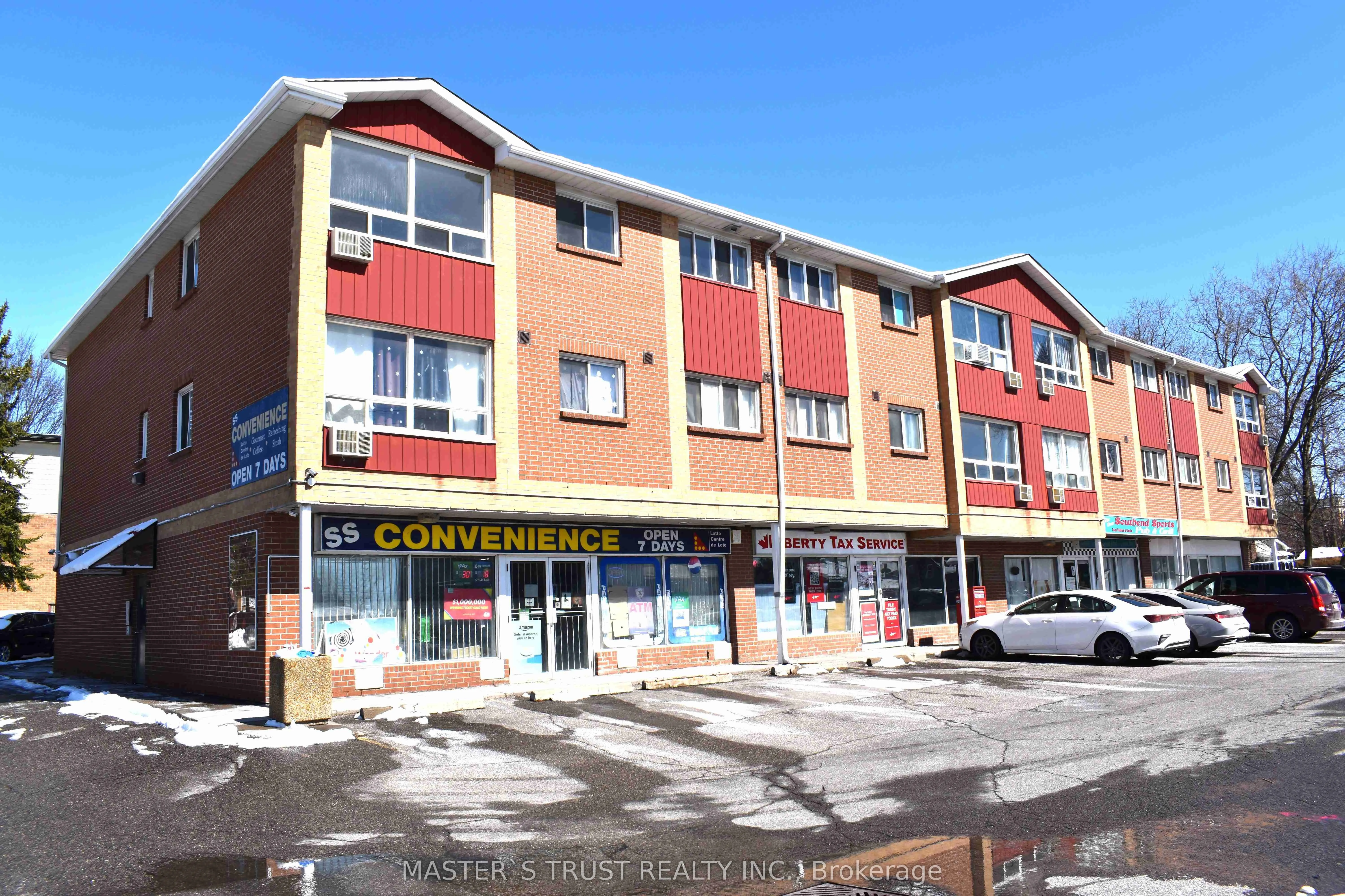 837 Simcoe Street S, #201