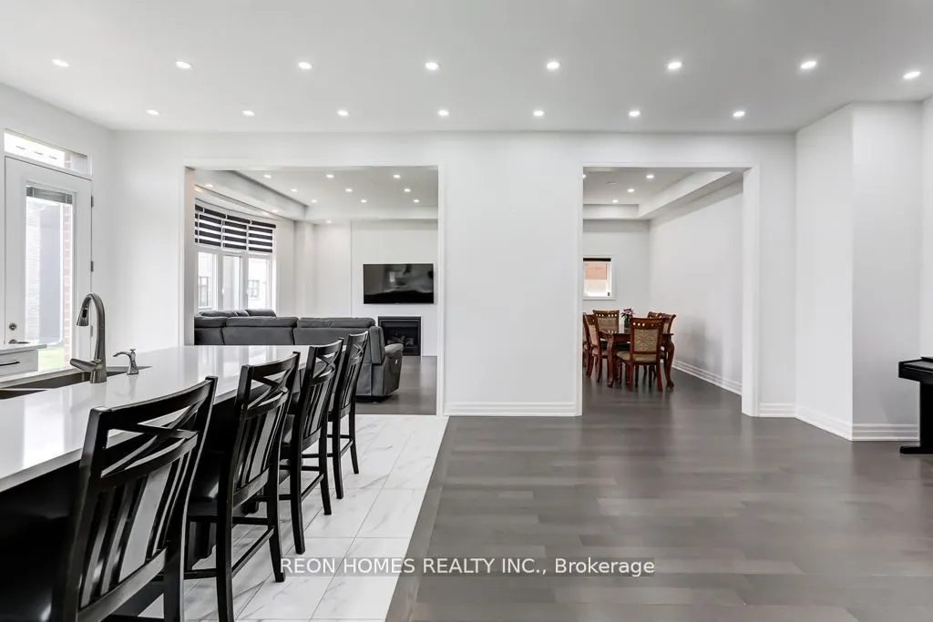 1423 Swallowtail Lane