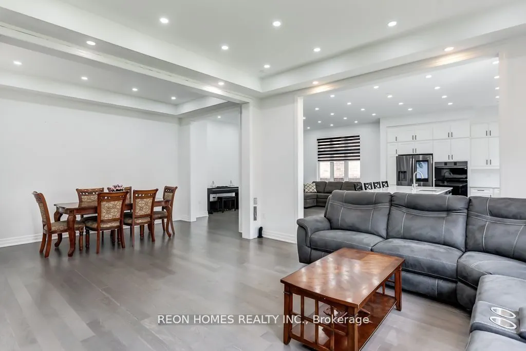1423 Swallowtail Lane