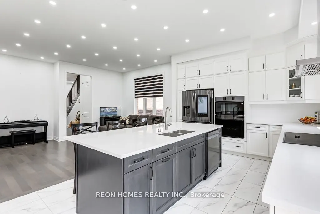 1423 Swallowtail Lane