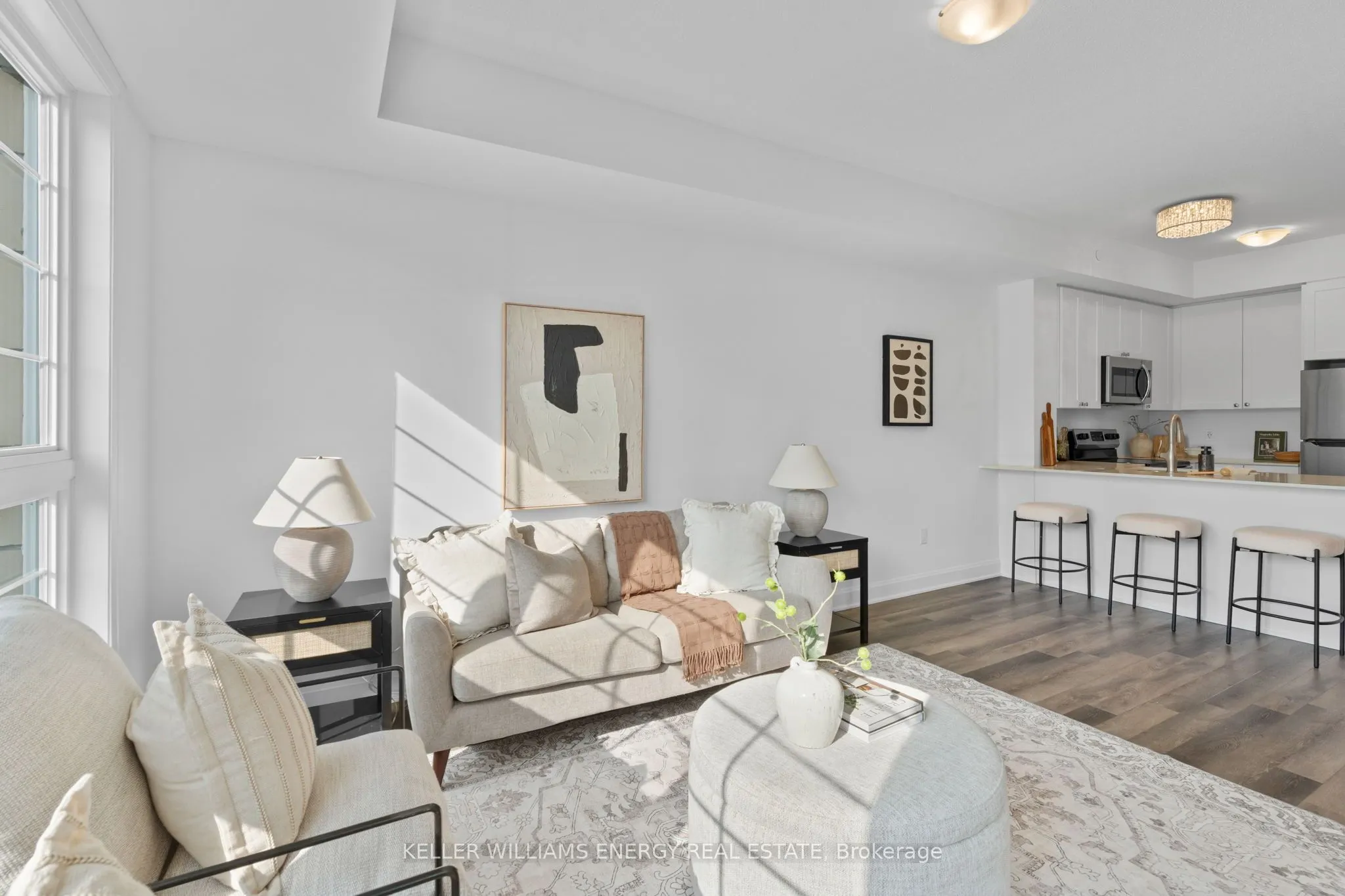 50 Lakebreeze Drive, #106