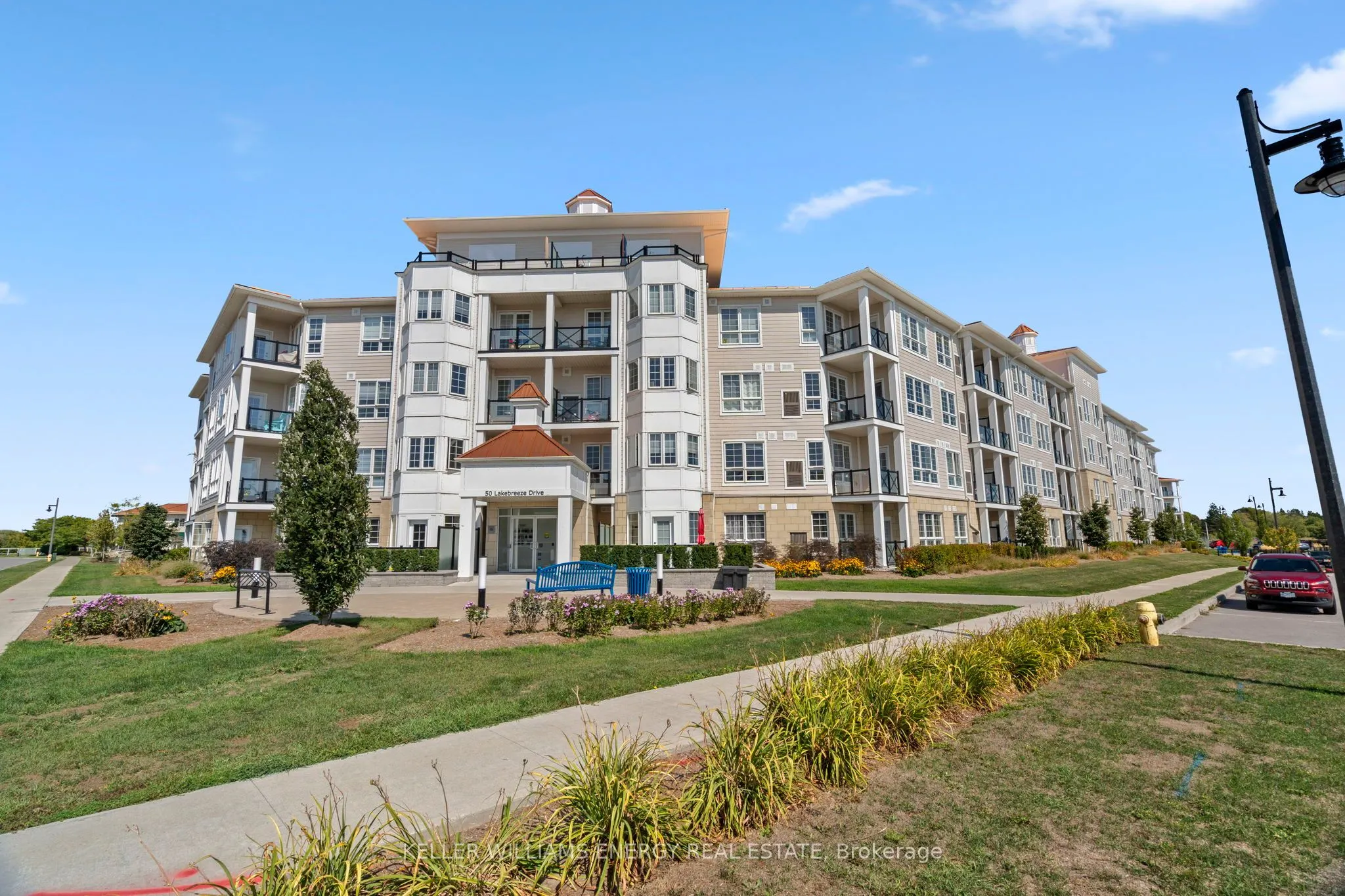 50 Lakebreeze Drive, #106