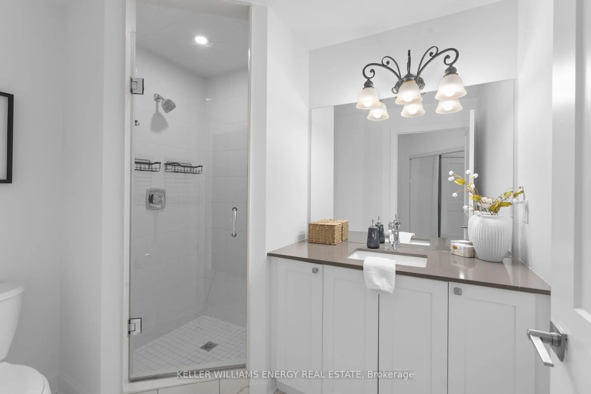 50 Lakebreeze Drive, #106
