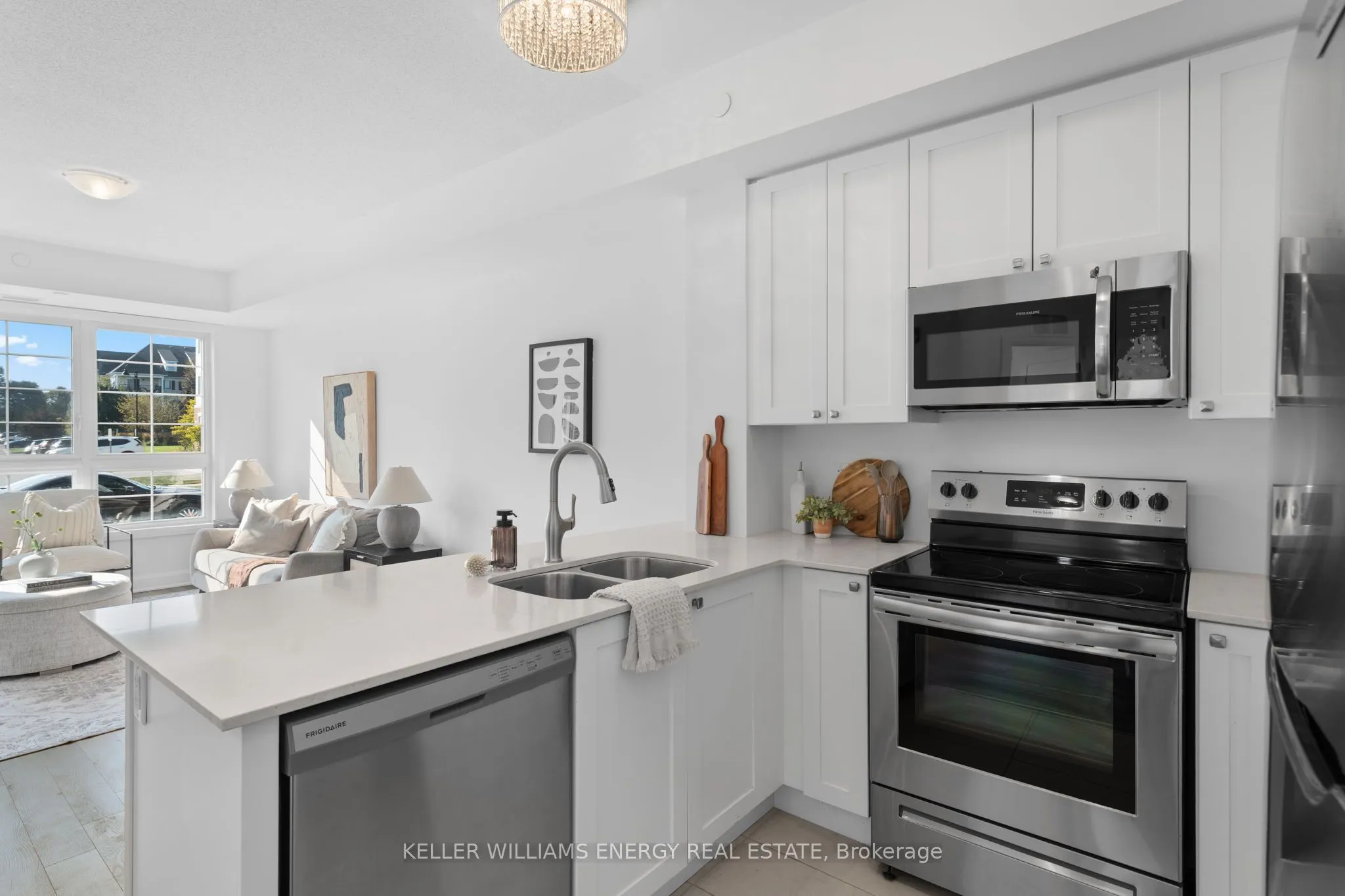 50 Lakebreeze Drive, #106