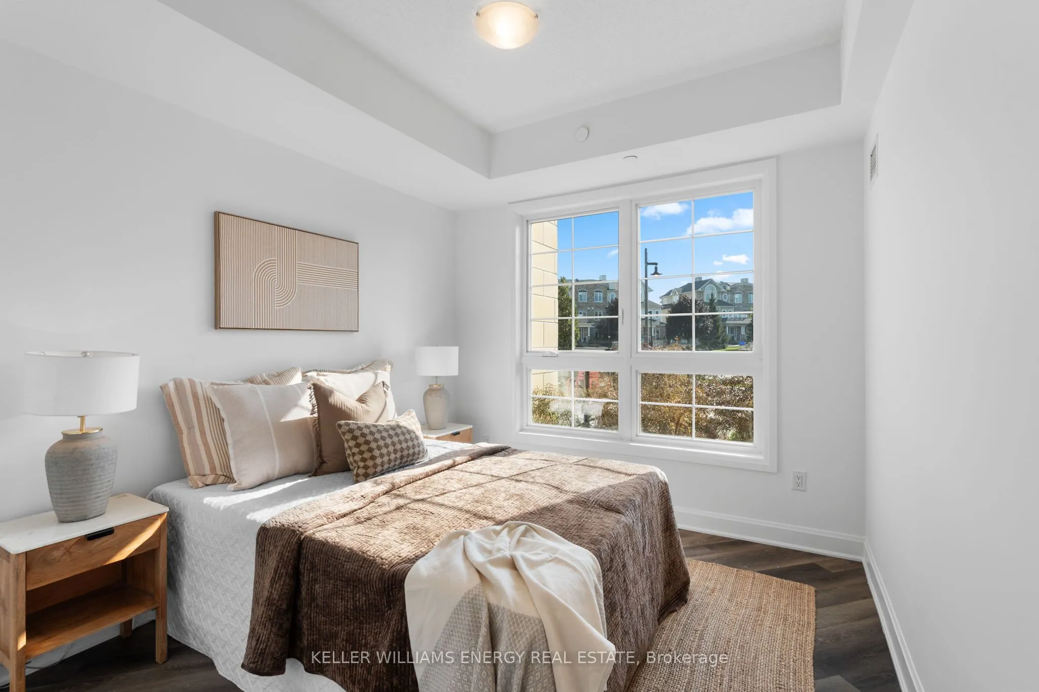 50 Lakebreeze Drive, #106