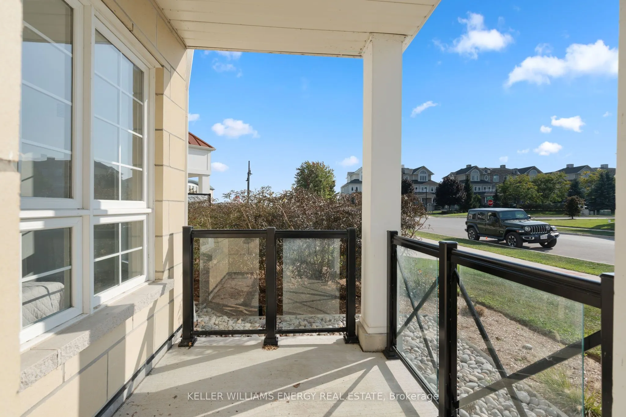 50 Lakebreeze Drive, #106