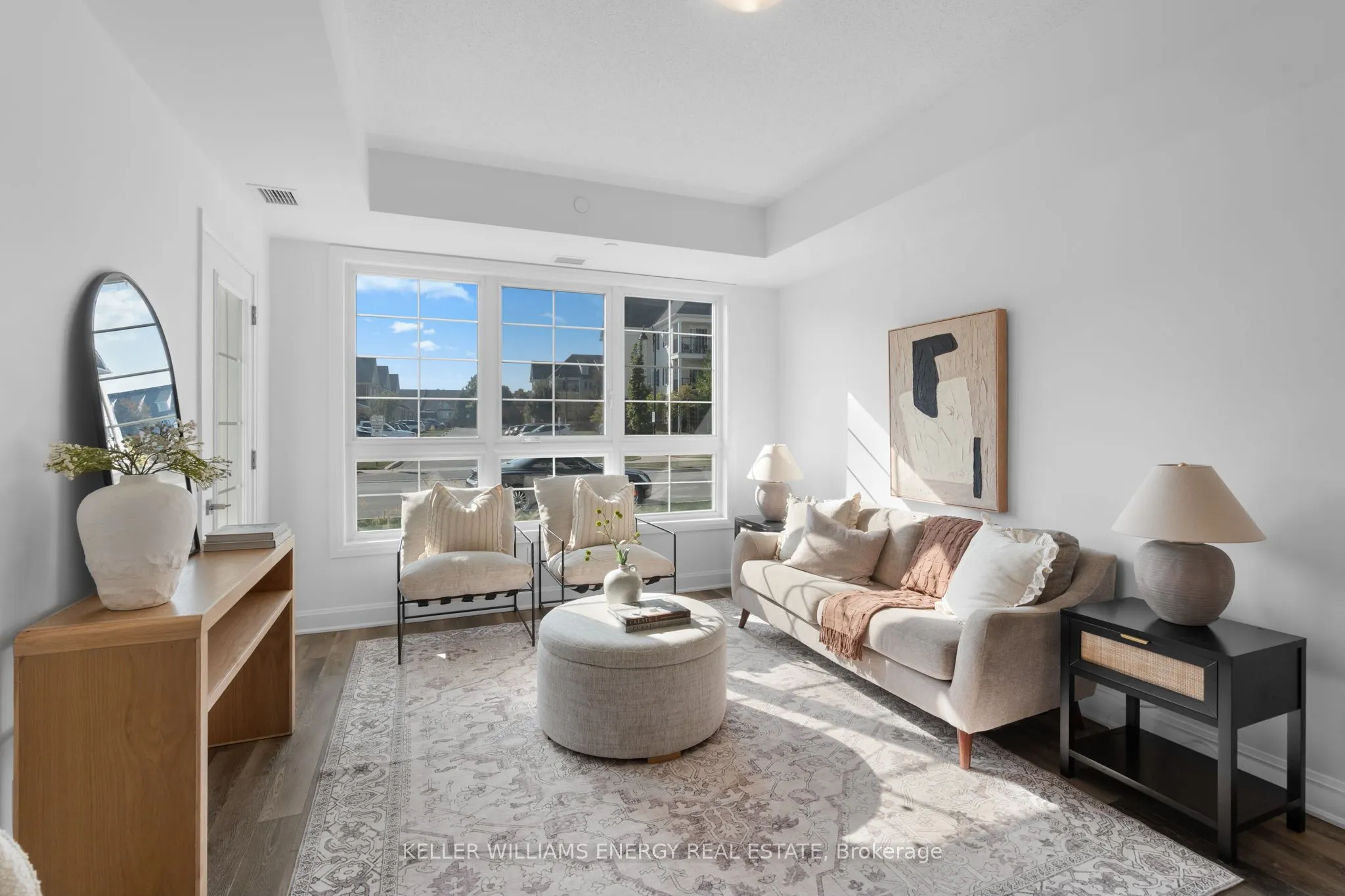 50 Lakebreeze Drive, #106