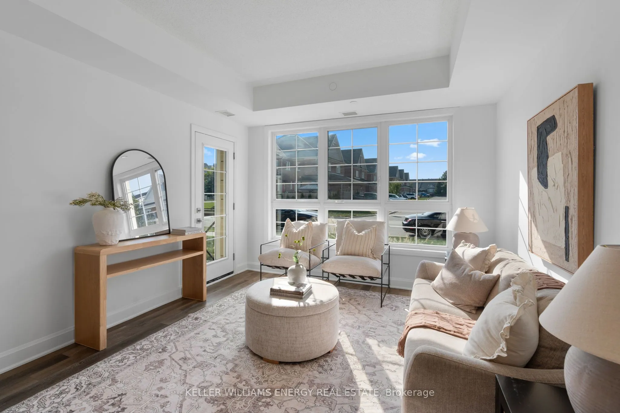 50 Lakebreeze Drive, #106