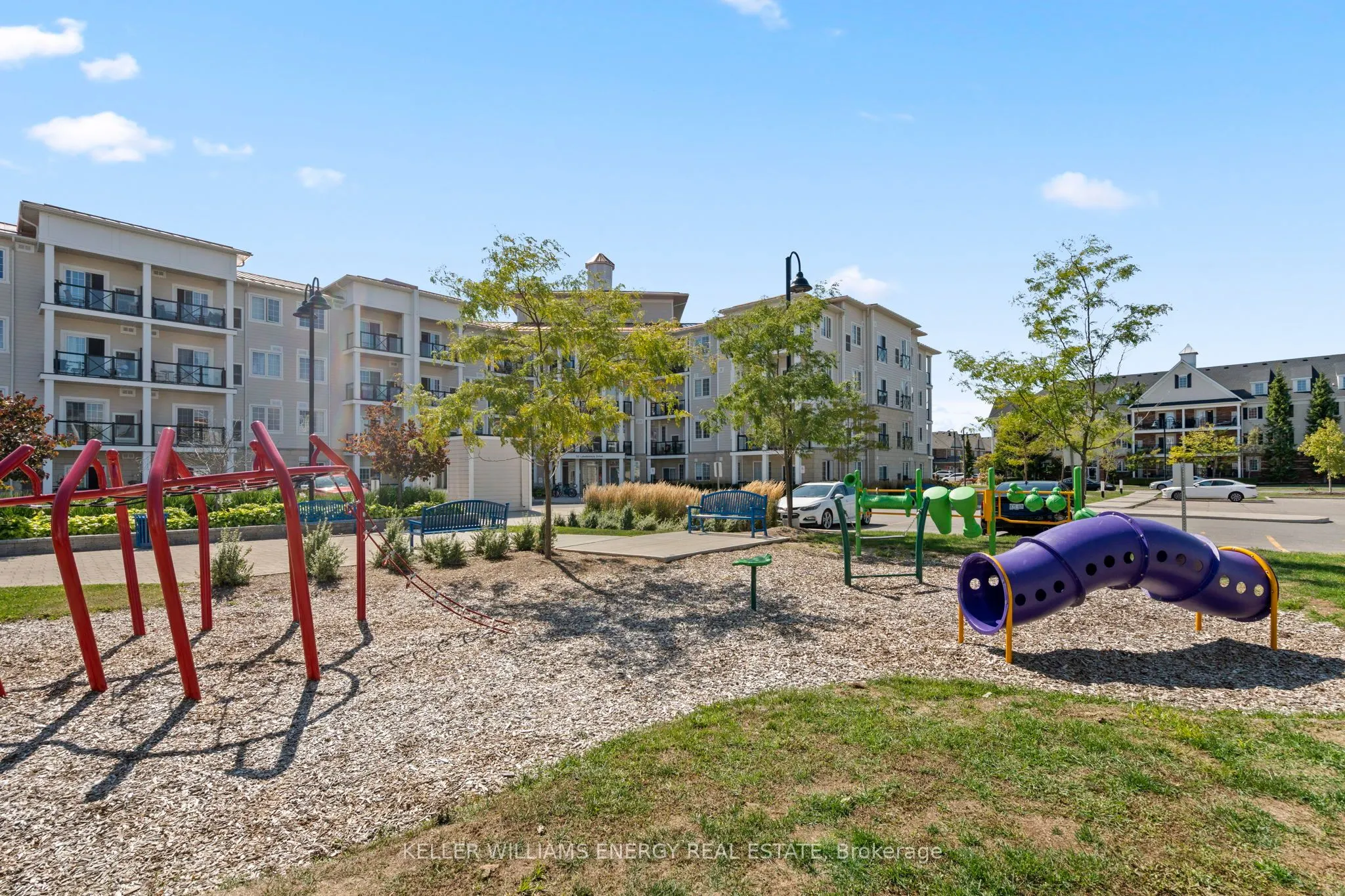 50 Lakebreeze Drive, #106