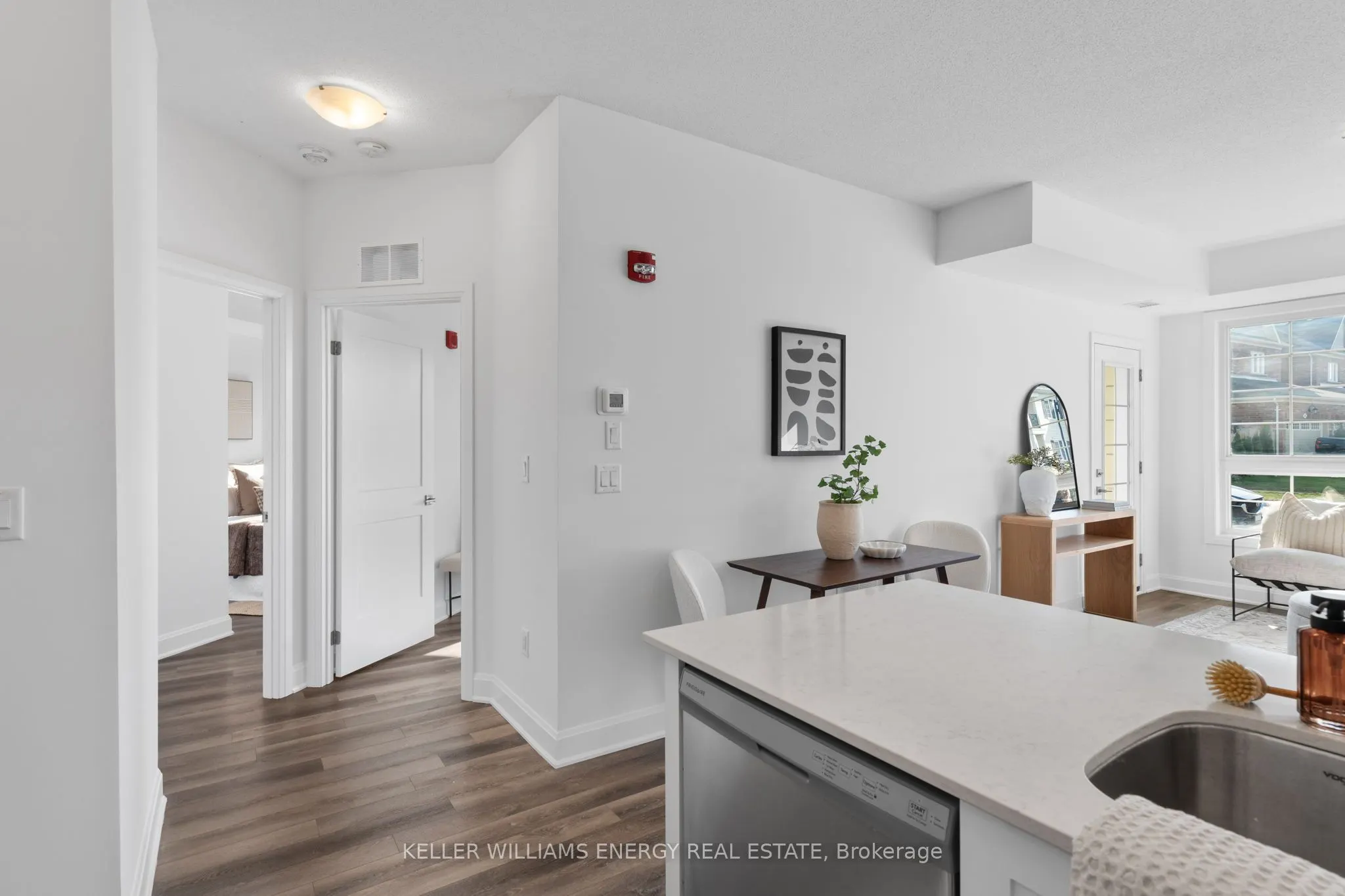 50 Lakebreeze Drive, #106