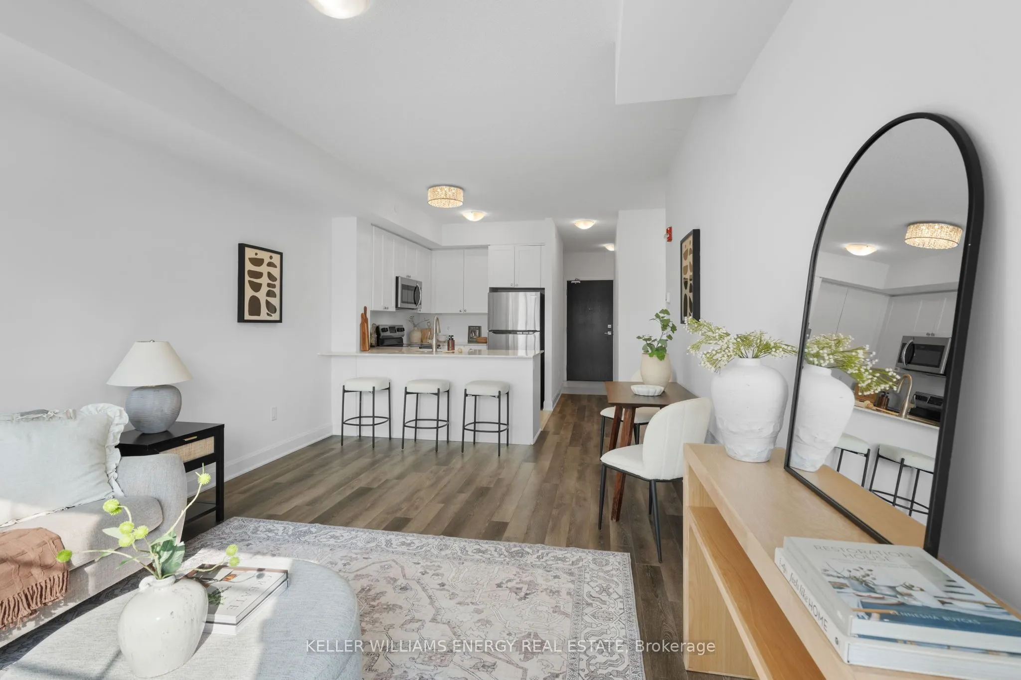 50 Lakebreeze Drive, #106