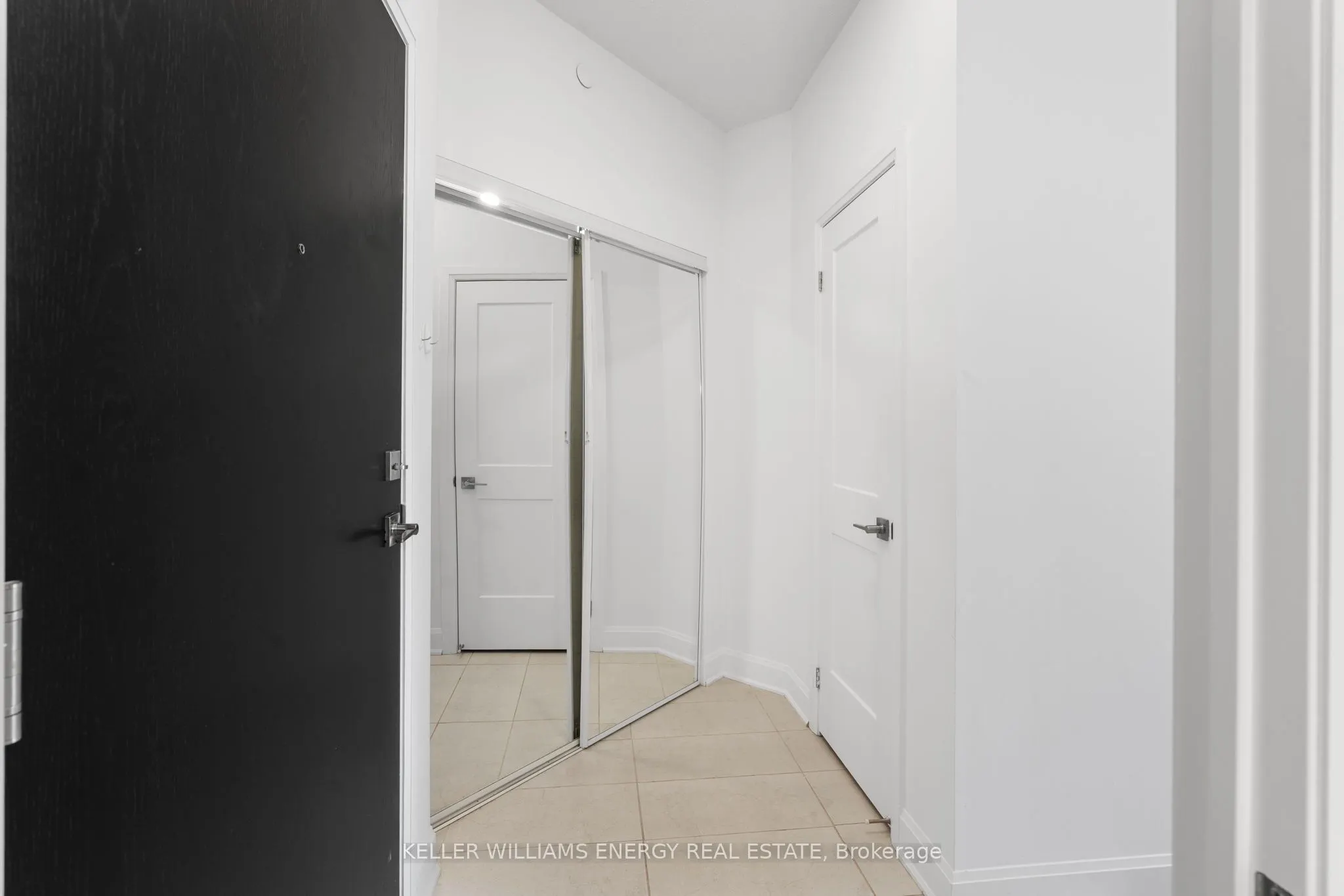 50 Lakebreeze Drive, #106
