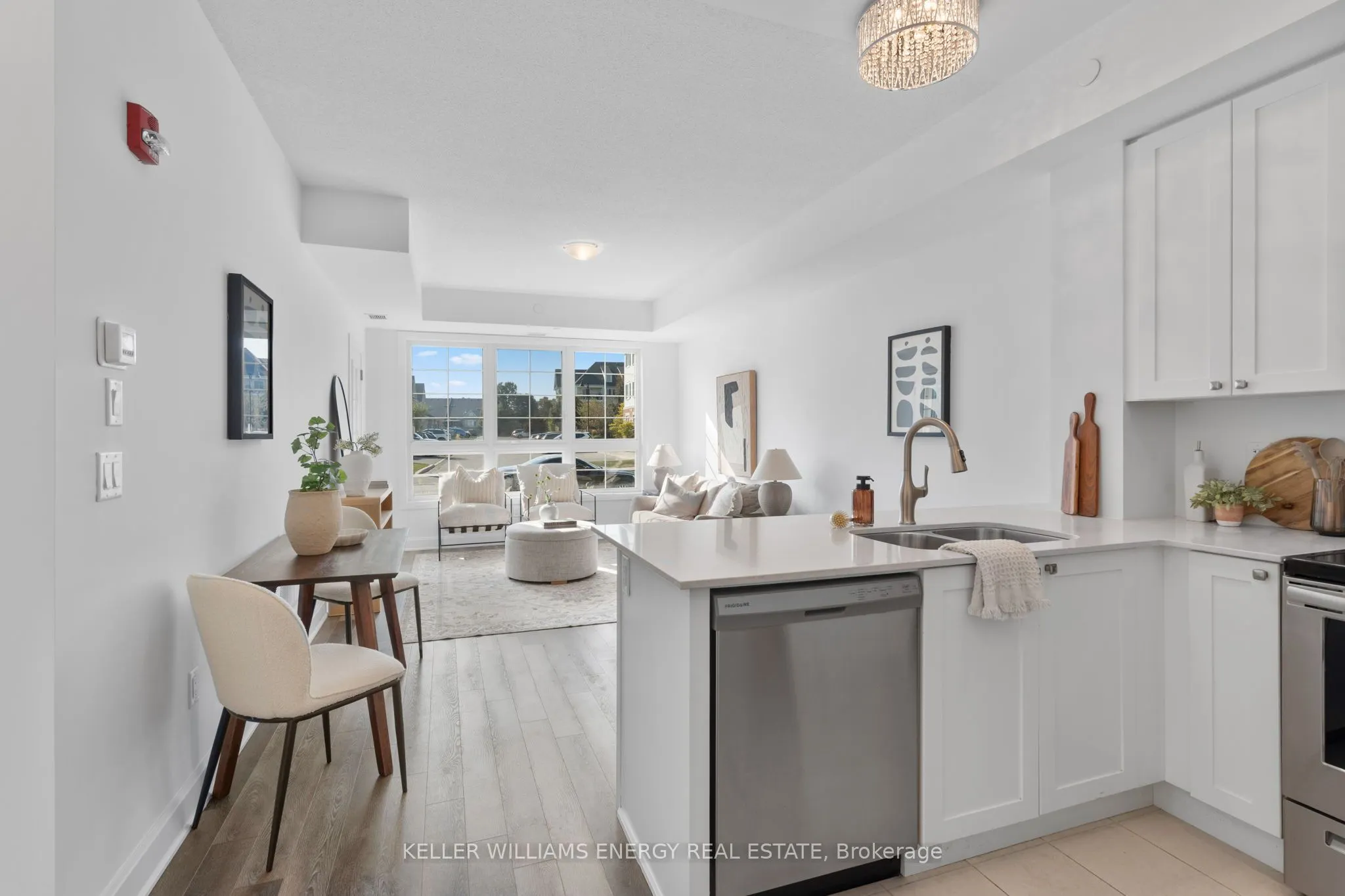 50 Lakebreeze Drive, #106