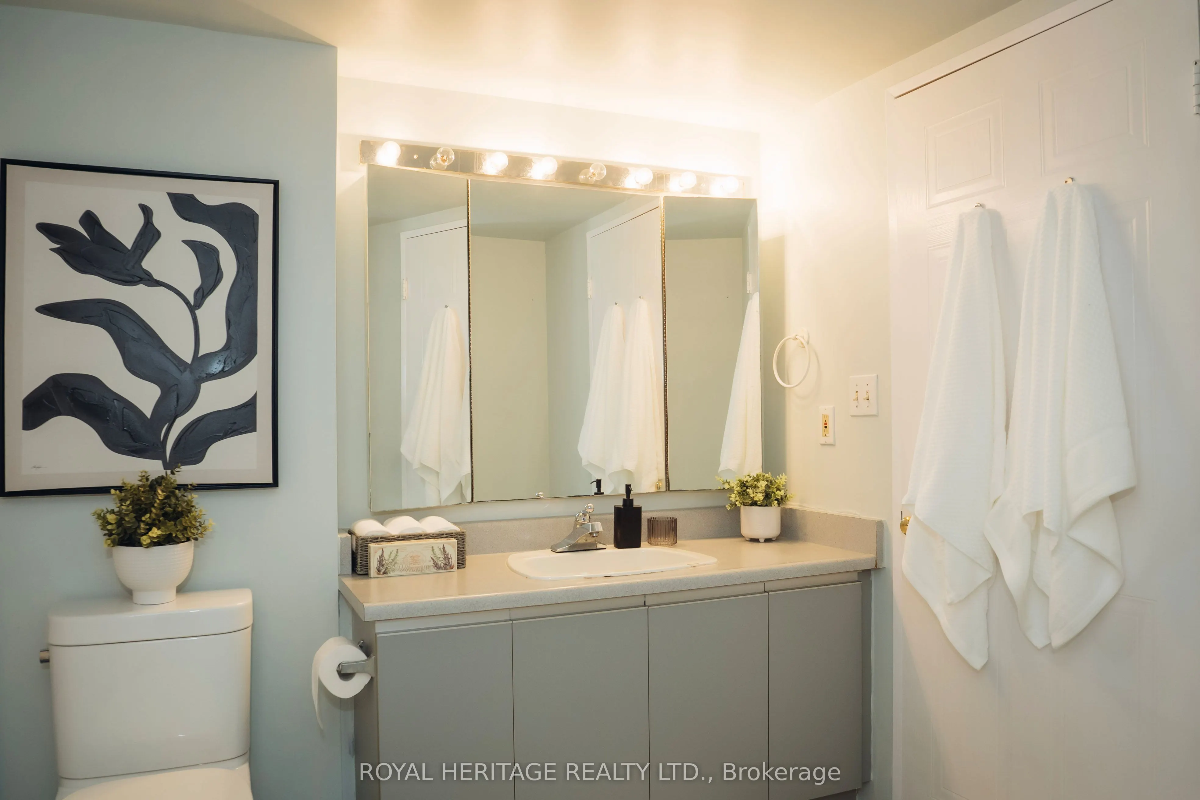 400 Mclevin Avenue, #704