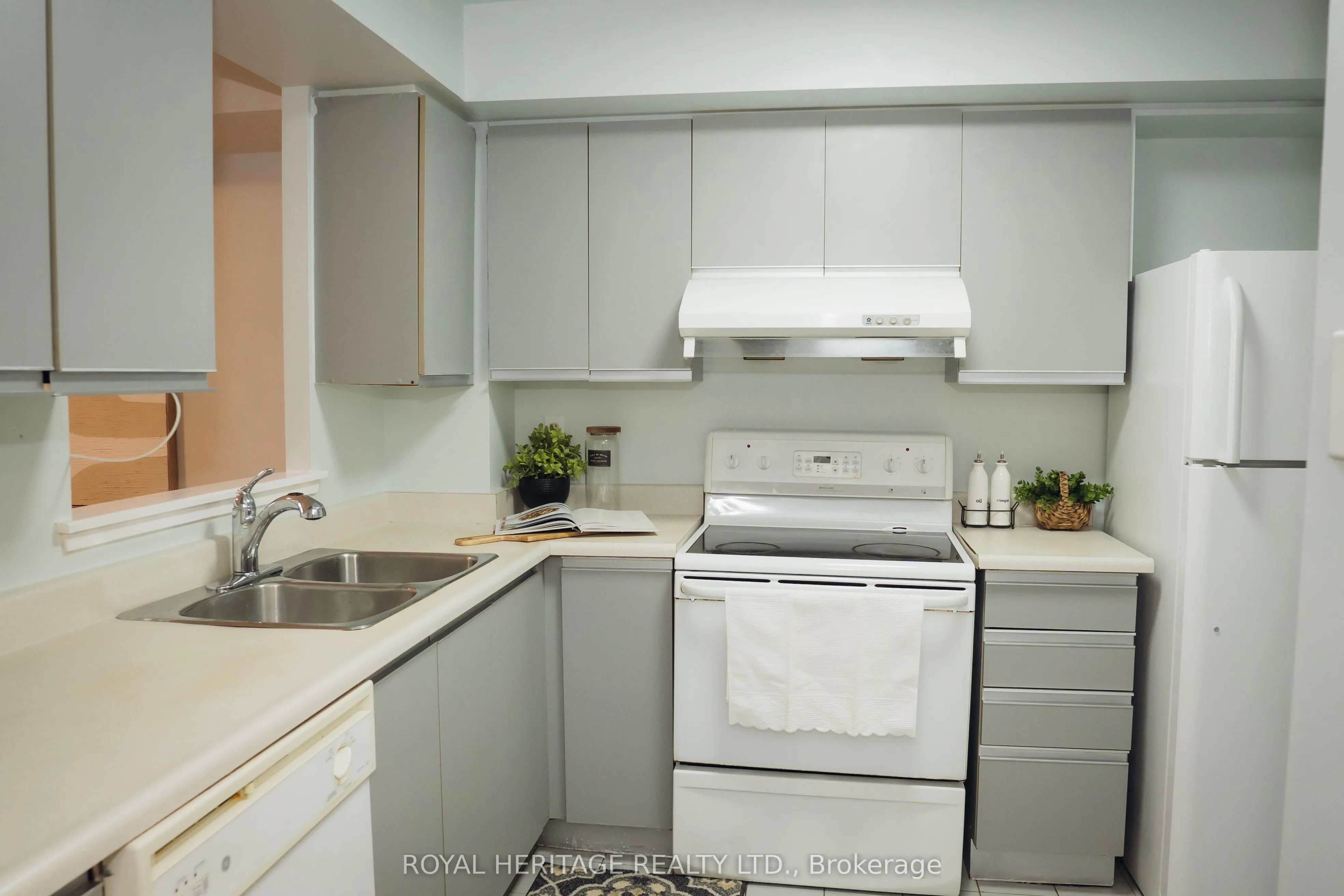 400 Mclevin Avenue, #704