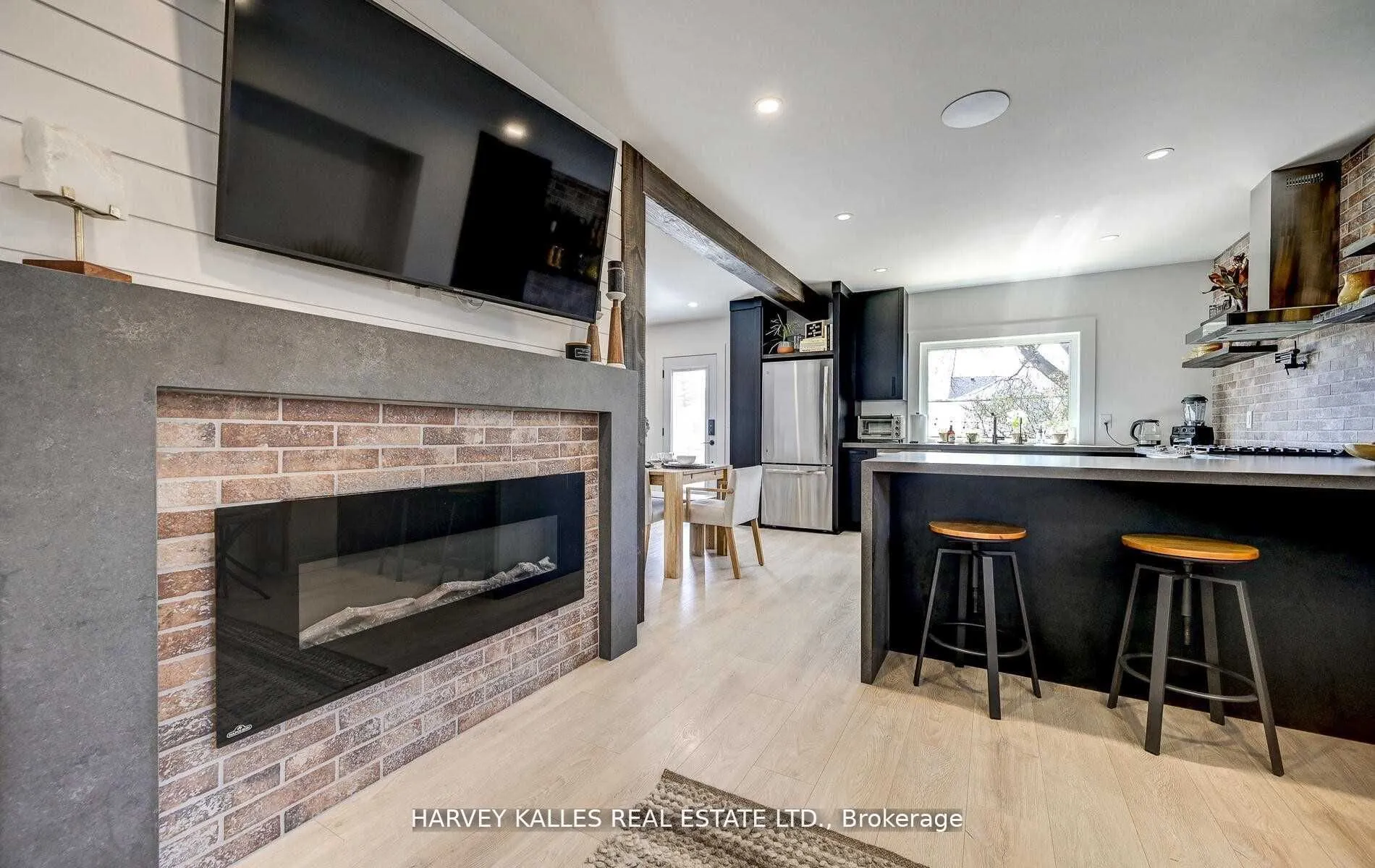 262 Oshawa Boulevard S