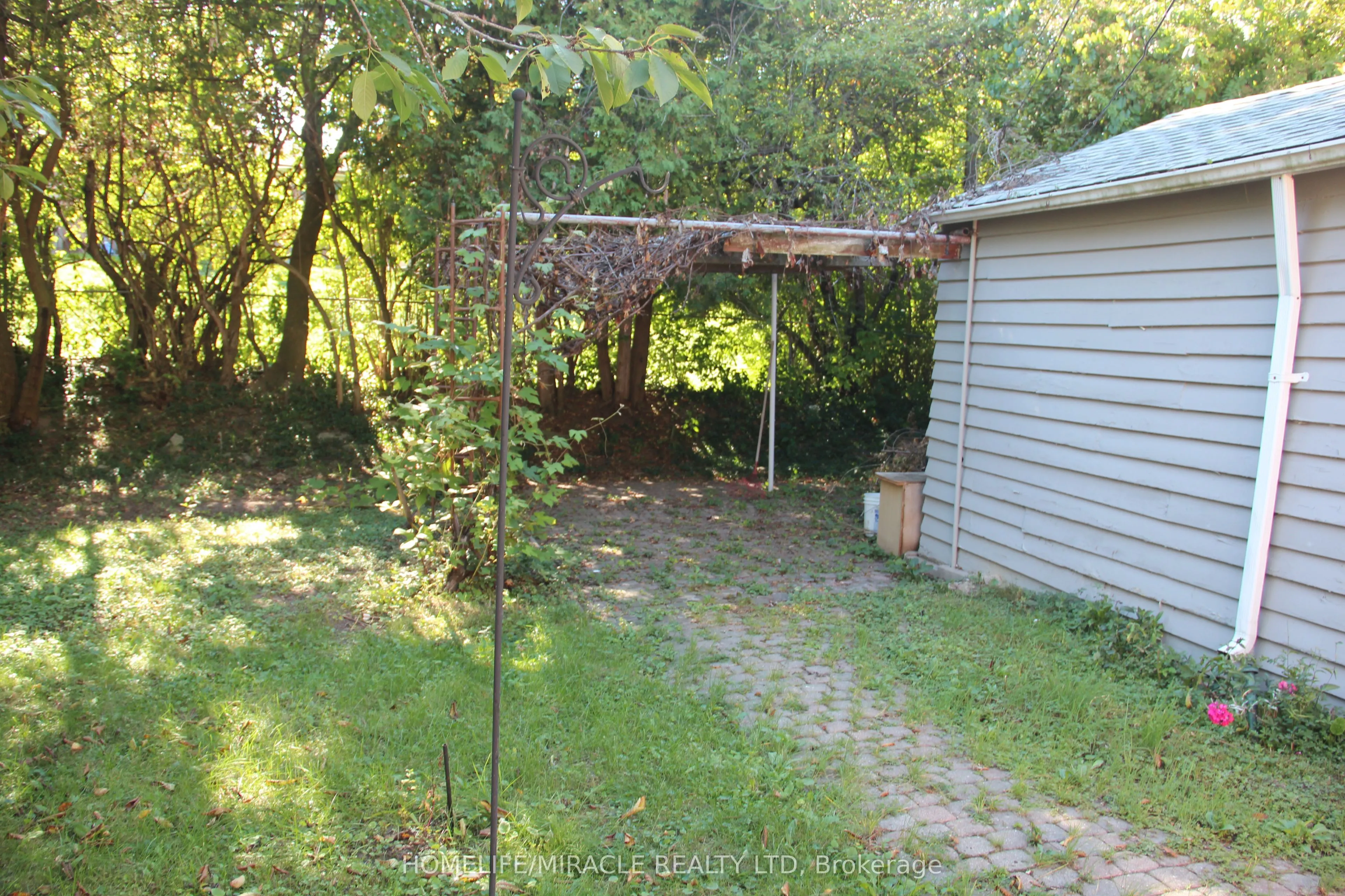 140 Porchester Drive