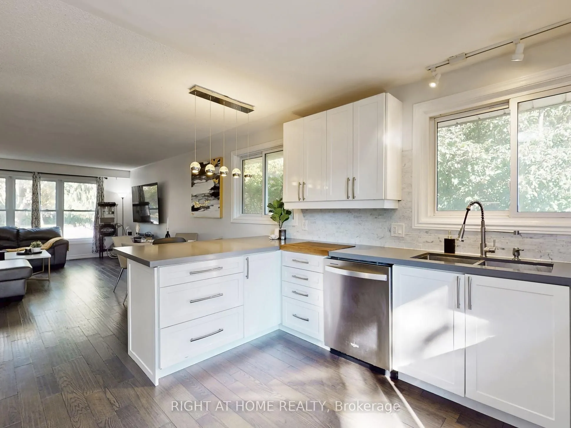 2 Hetherington Drive