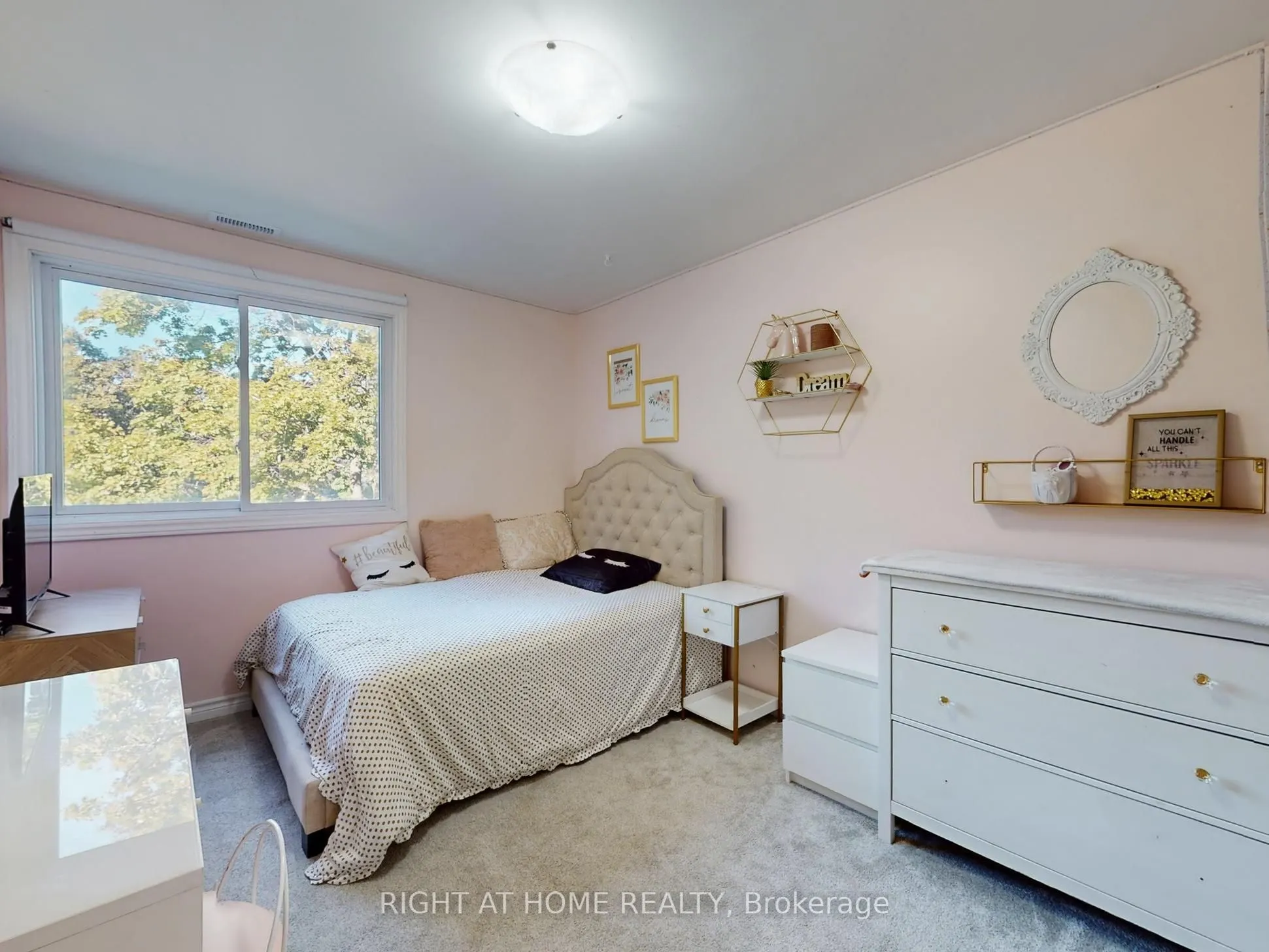 2 Hetherington Drive