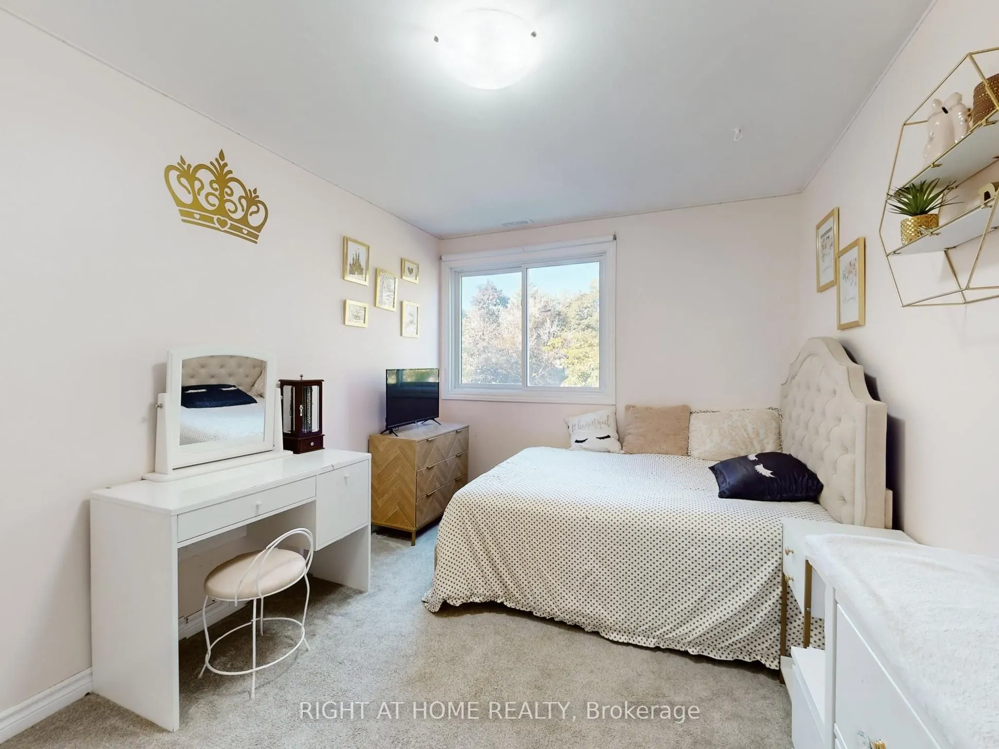 2 Hetherington Drive