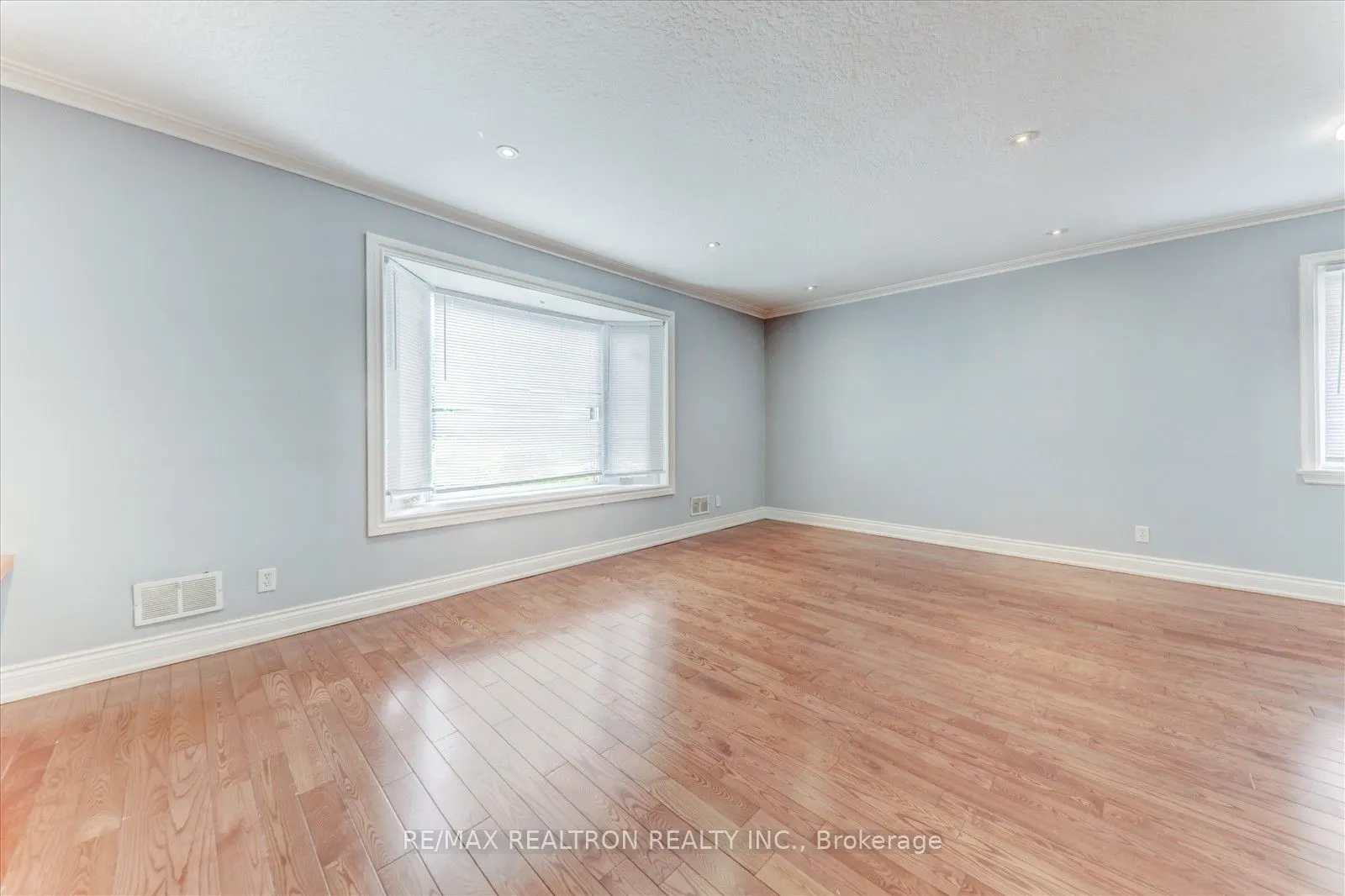 110 Ellendale Drive, #Main
