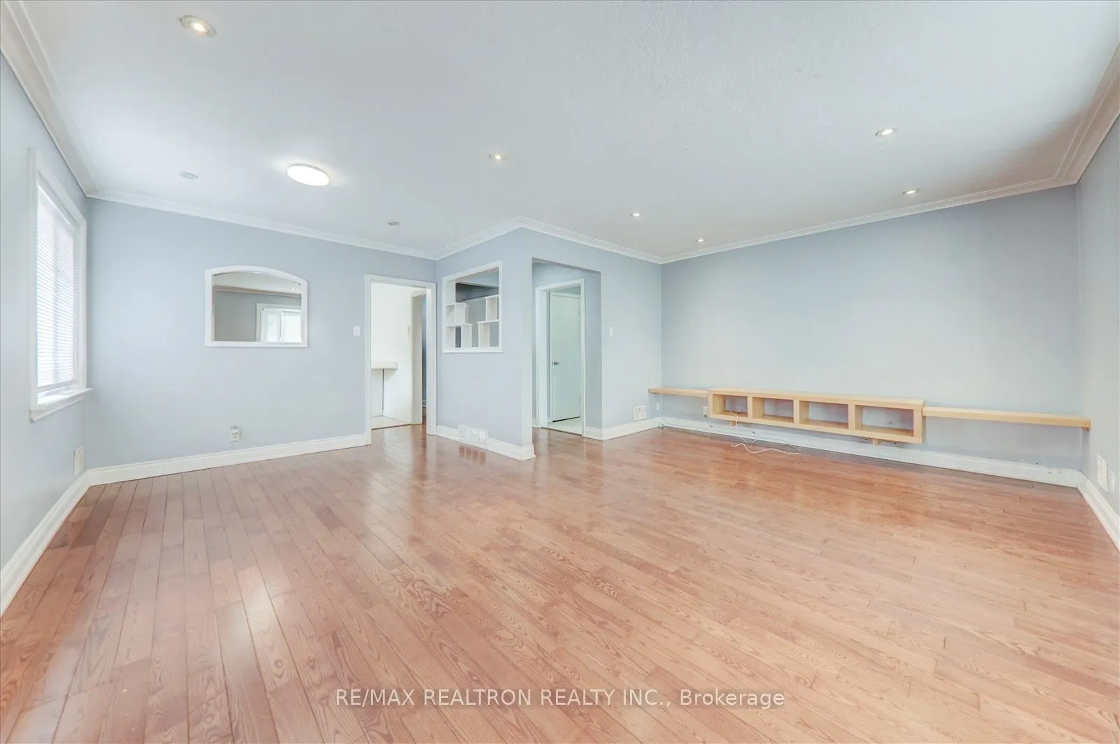 110 Ellendale Drive, #Main