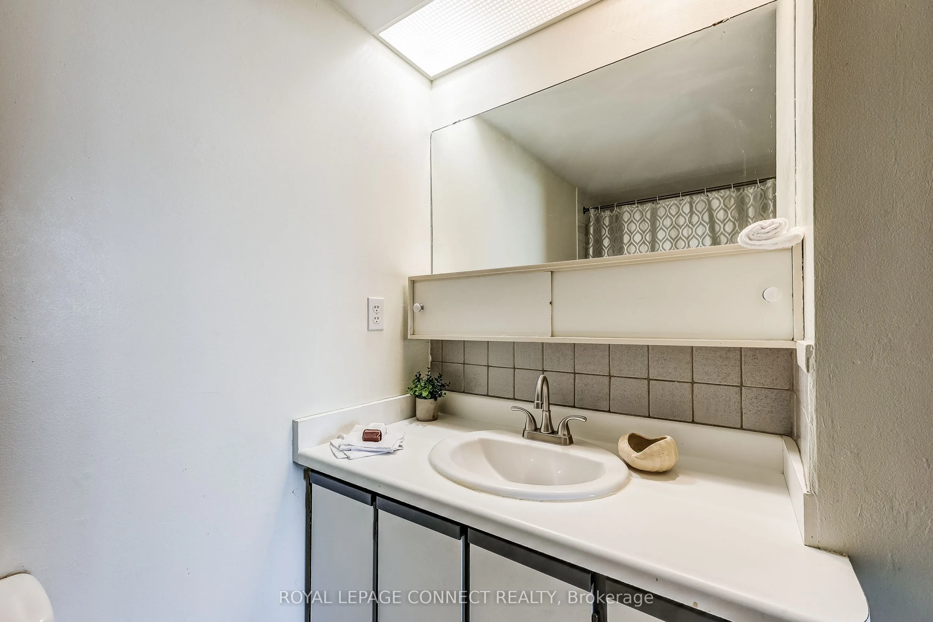 10 Dean Park Road, #903
