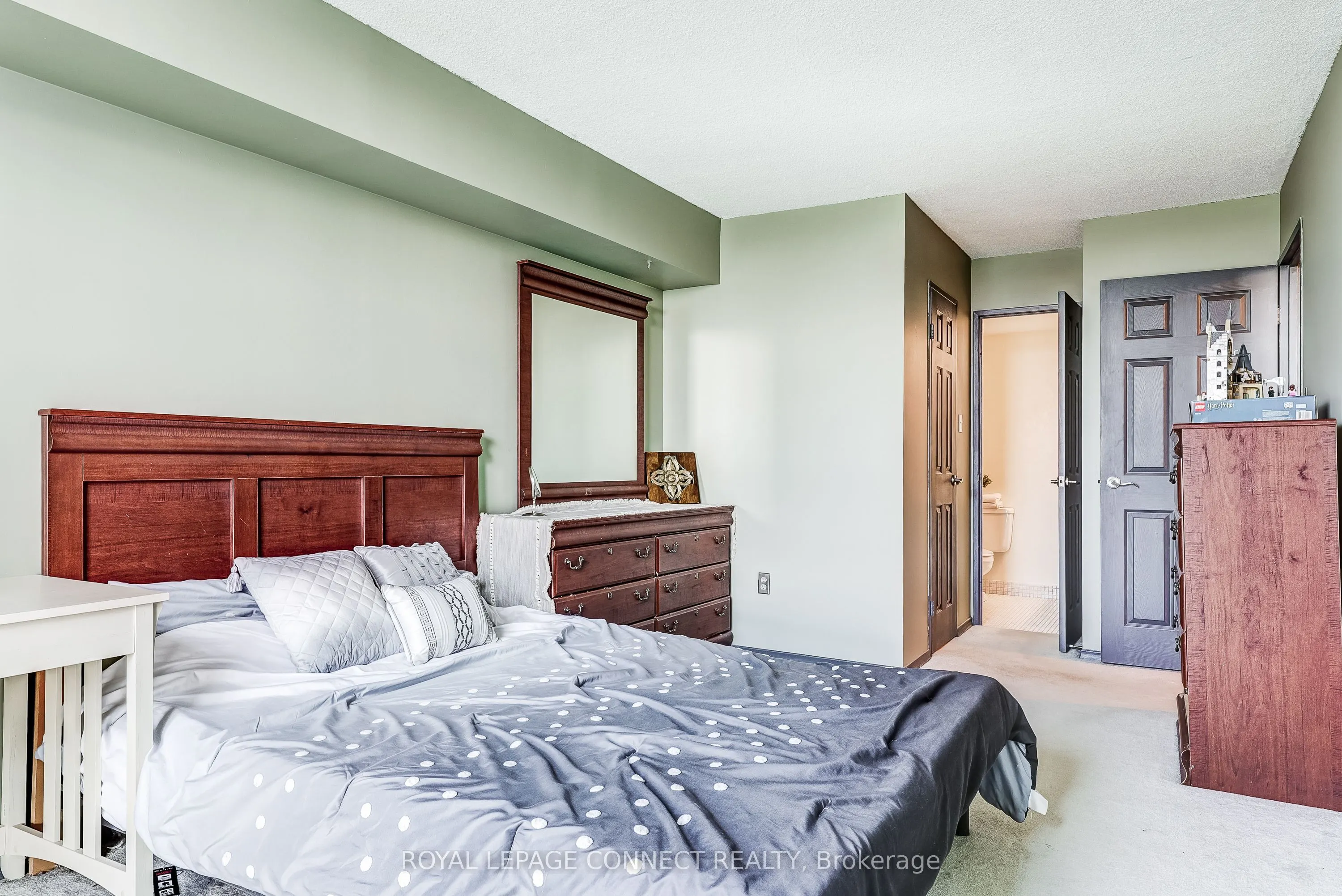 10 Dean Park Road, #903