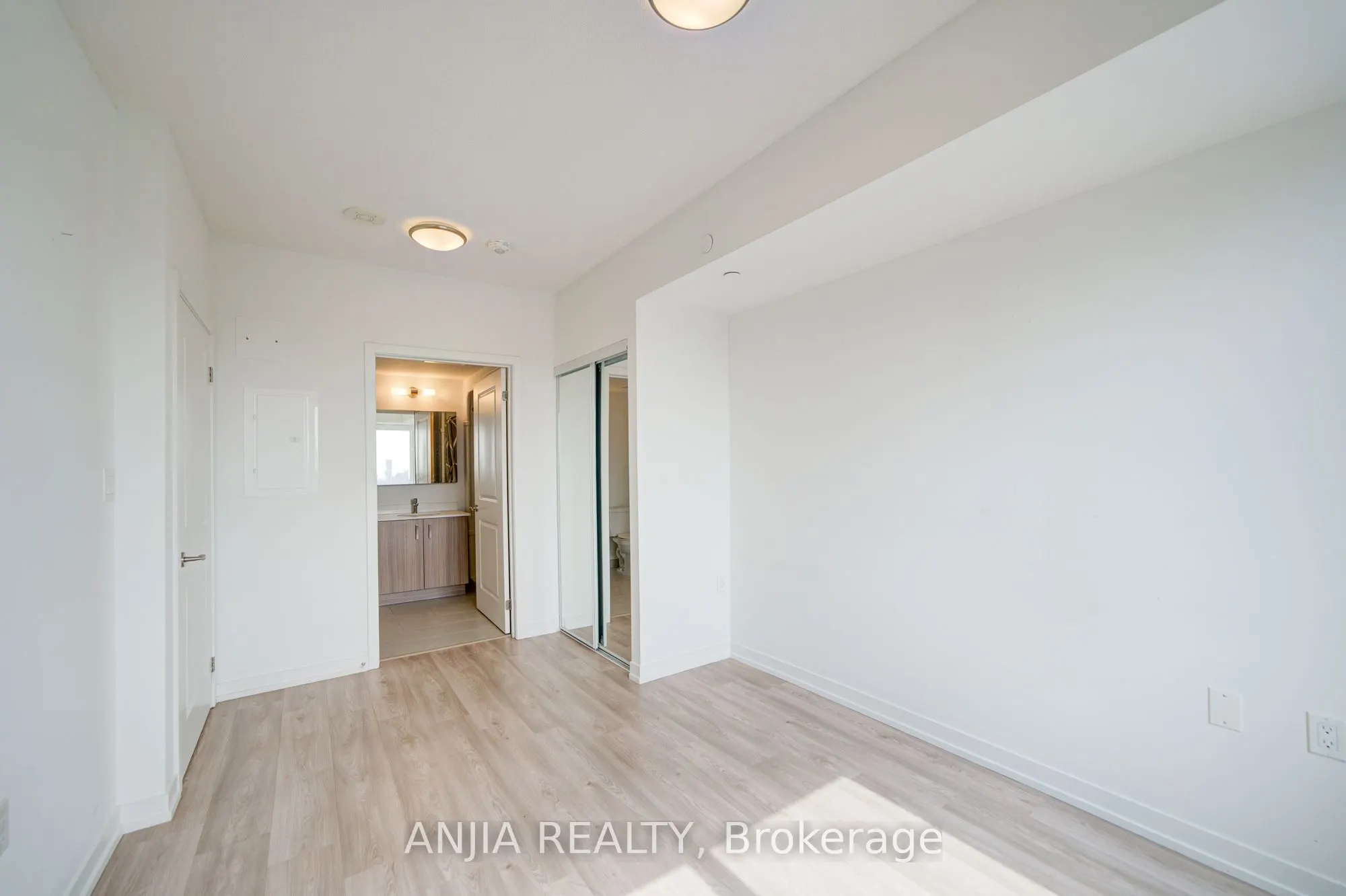 1028 McNicoll Avenue, #1213