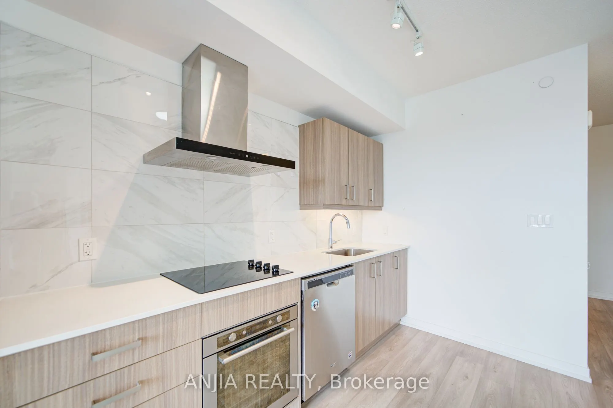 1028 McNicoll Avenue, #1213