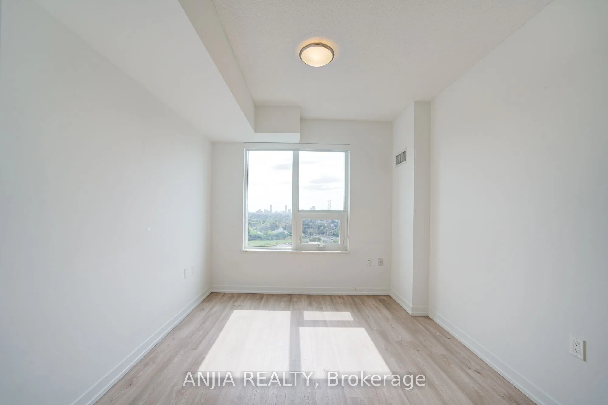 1028 McNicoll Avenue, #1213