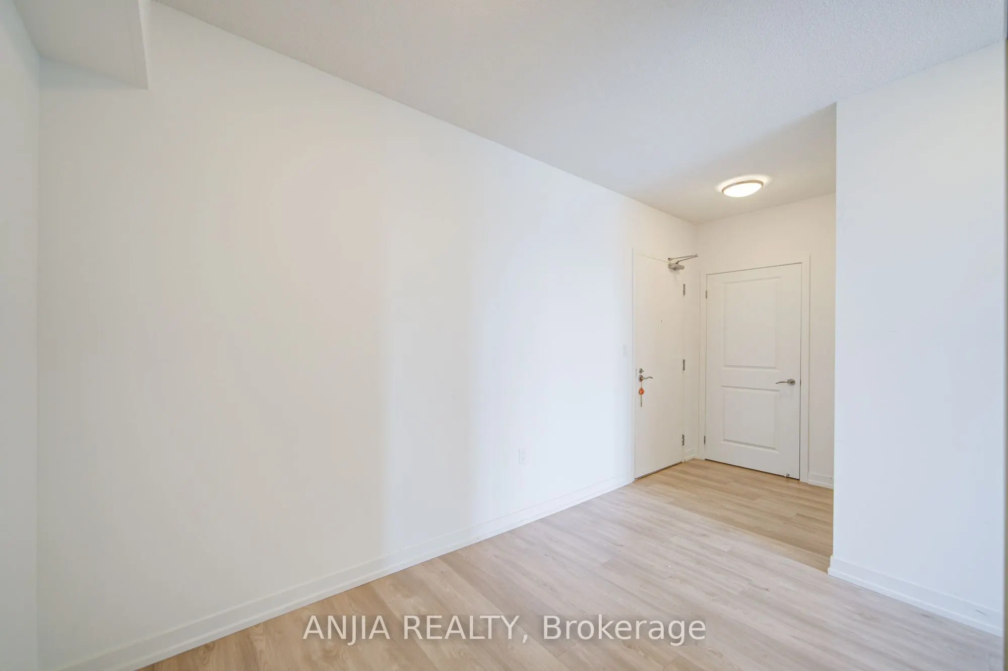 1028 McNicoll Avenue, #1213