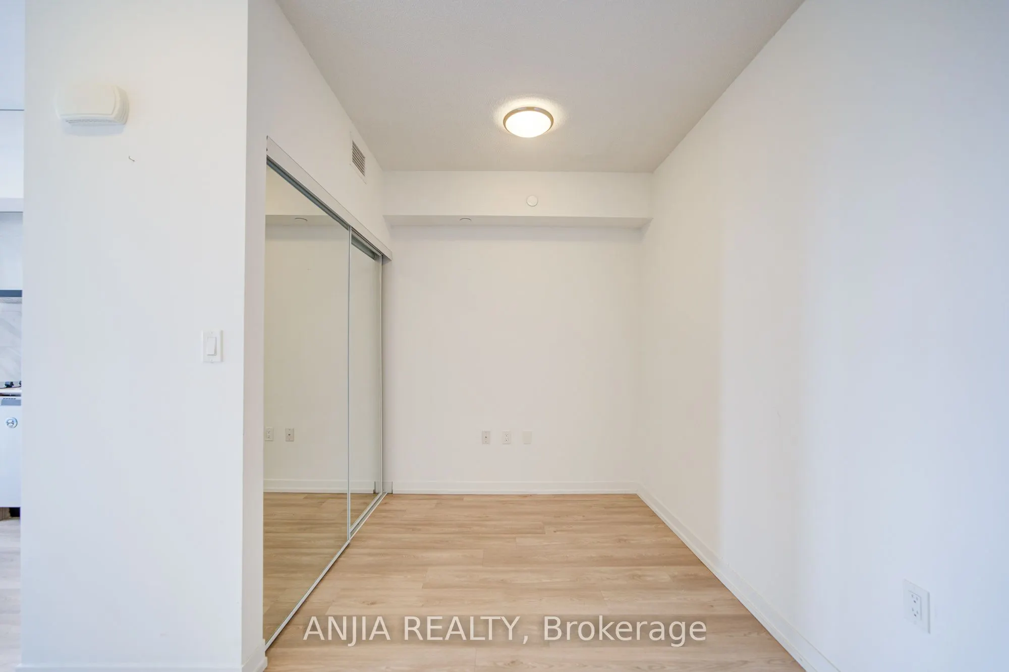 1028 McNicoll Avenue, #1213