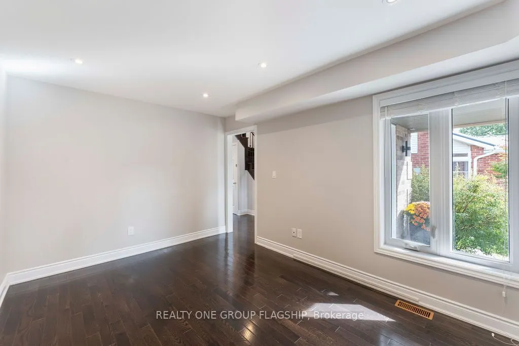3 Teddington Crescent
